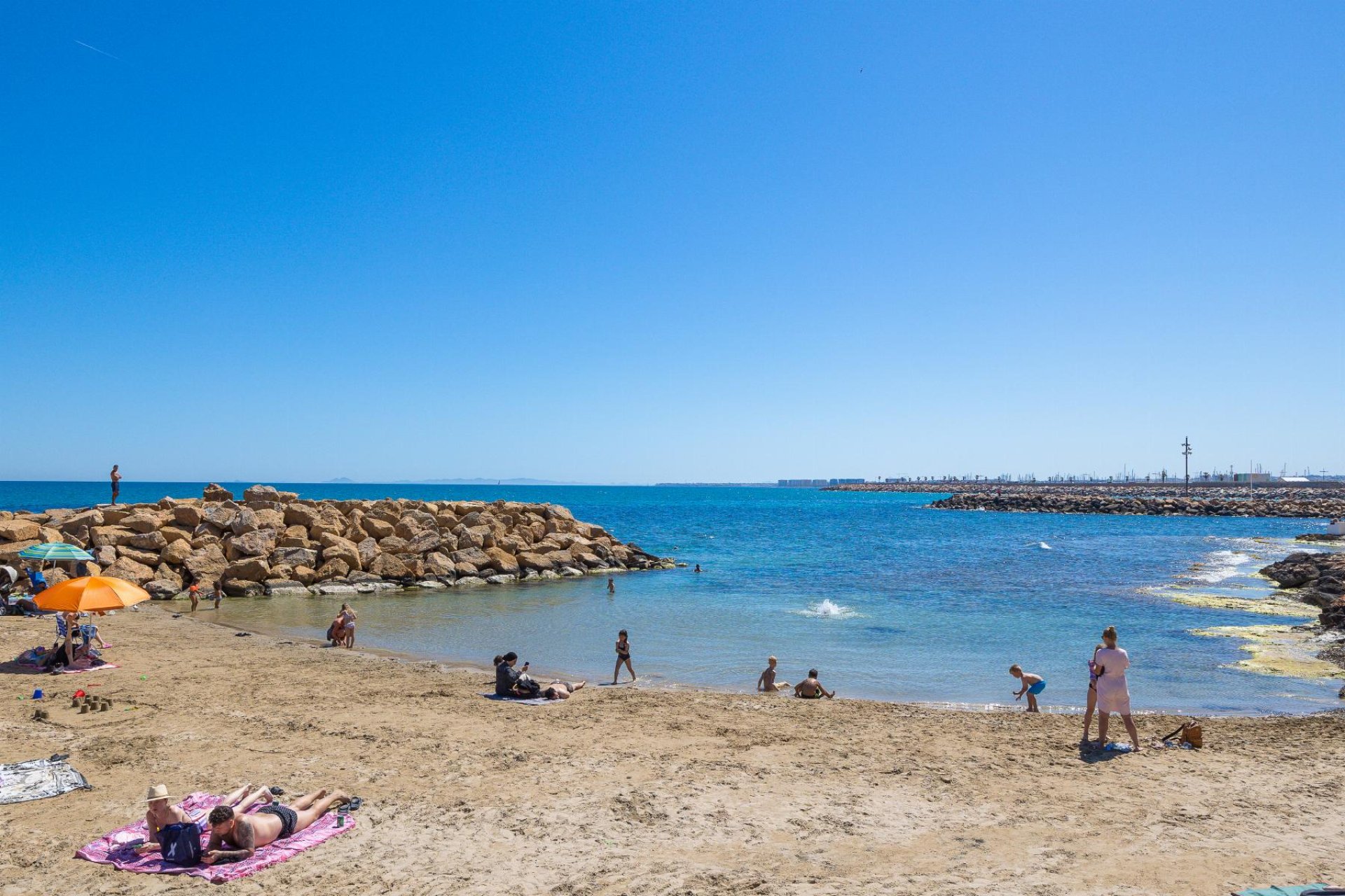 Återförsäljning - Apartment -
Torrevieja - Playa de Los Locos-Curva del Palangre