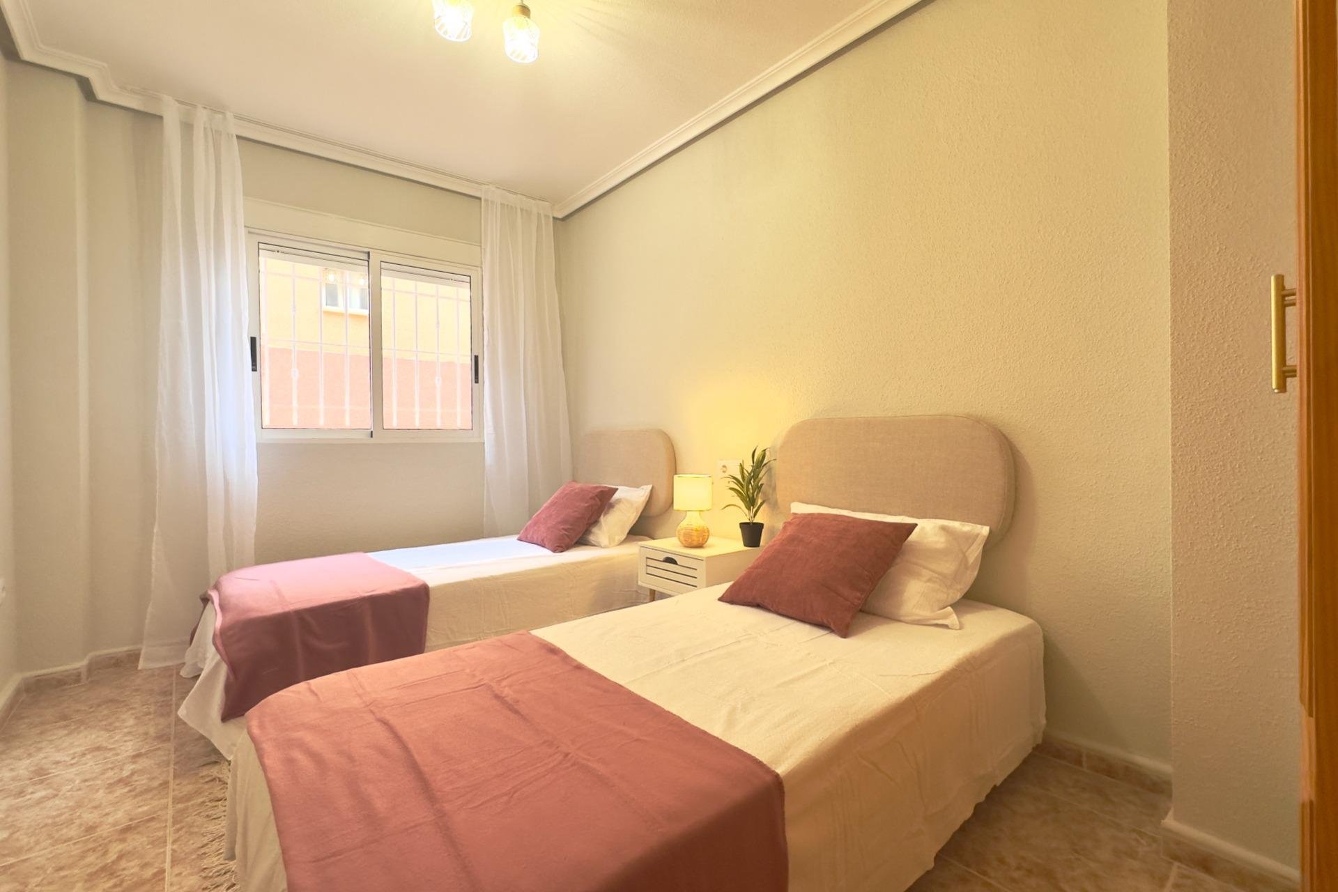 Återförsäljning - Apartment -
Torrevieja - Playa de los locos