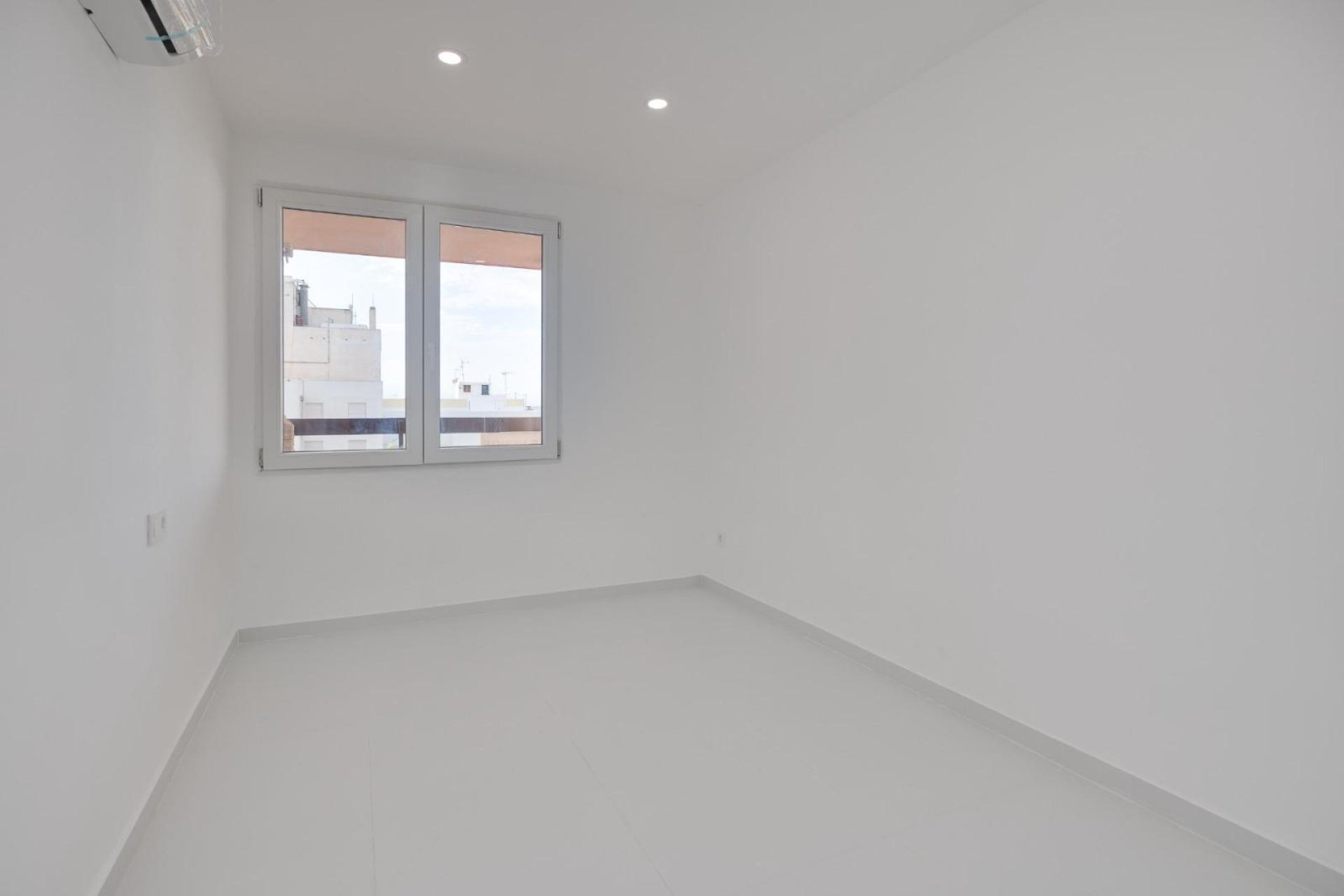 Återförsäljning - Apartment -
Torrevieja - Playa de los Naufragos