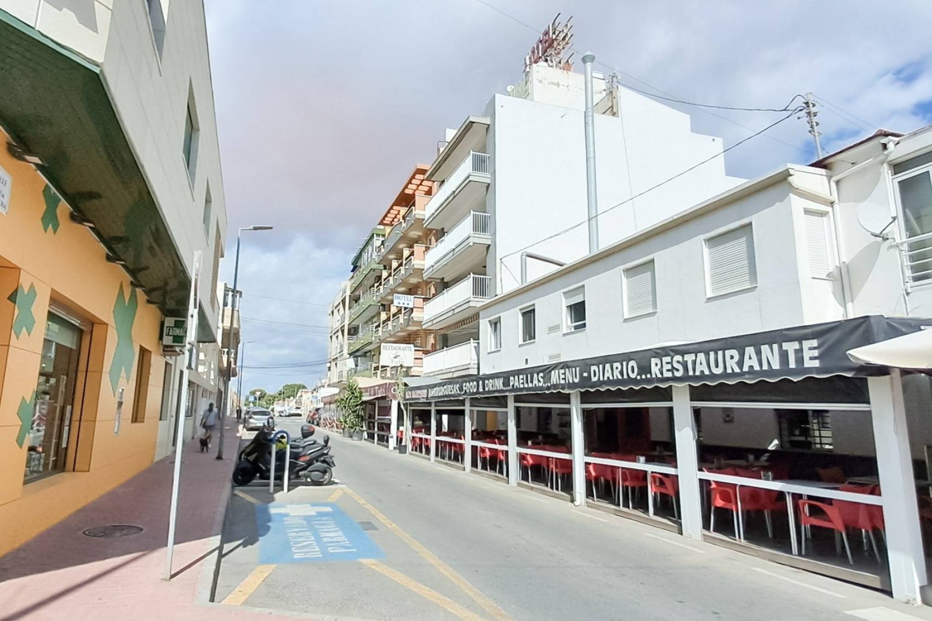 Återförsäljning - Apartment -
Torrevieja - Playa de los Naufragos