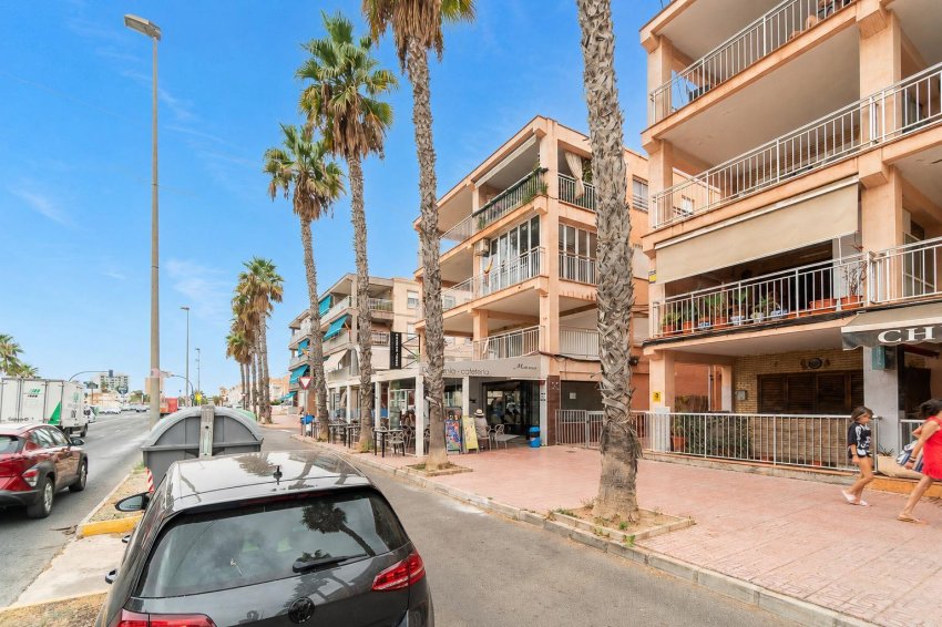 Återförsäljning - Apartment -
Torrevieja - Playa de los Naufragos