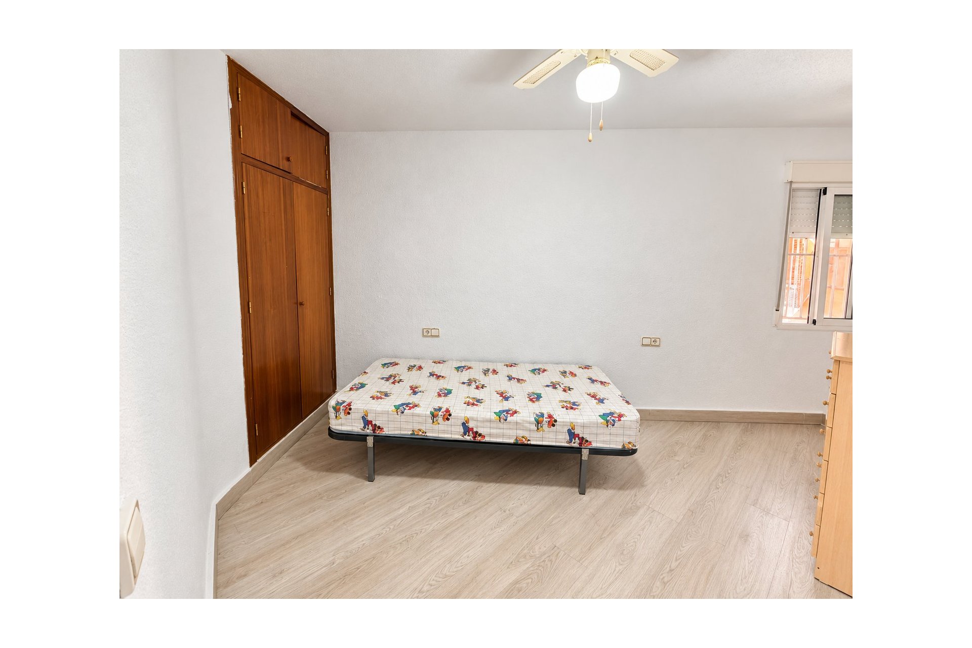 Återförsäljning - Apartment -
Torrevieja - Playa de los Naufragos