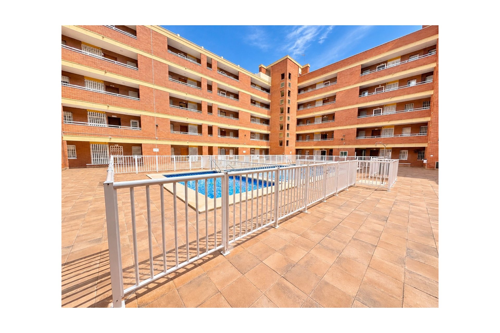 Återförsäljning - Apartment -
Torrevieja - Playa de los Naufragos