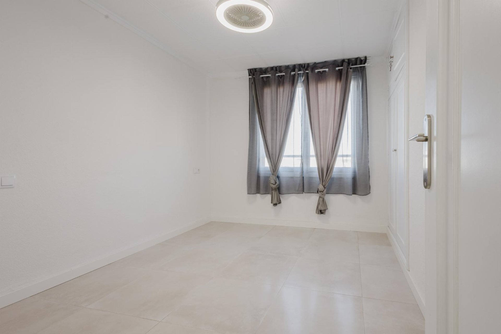 Återförsäljning - Apartment -
Torrevieja - Playa del Acequión
