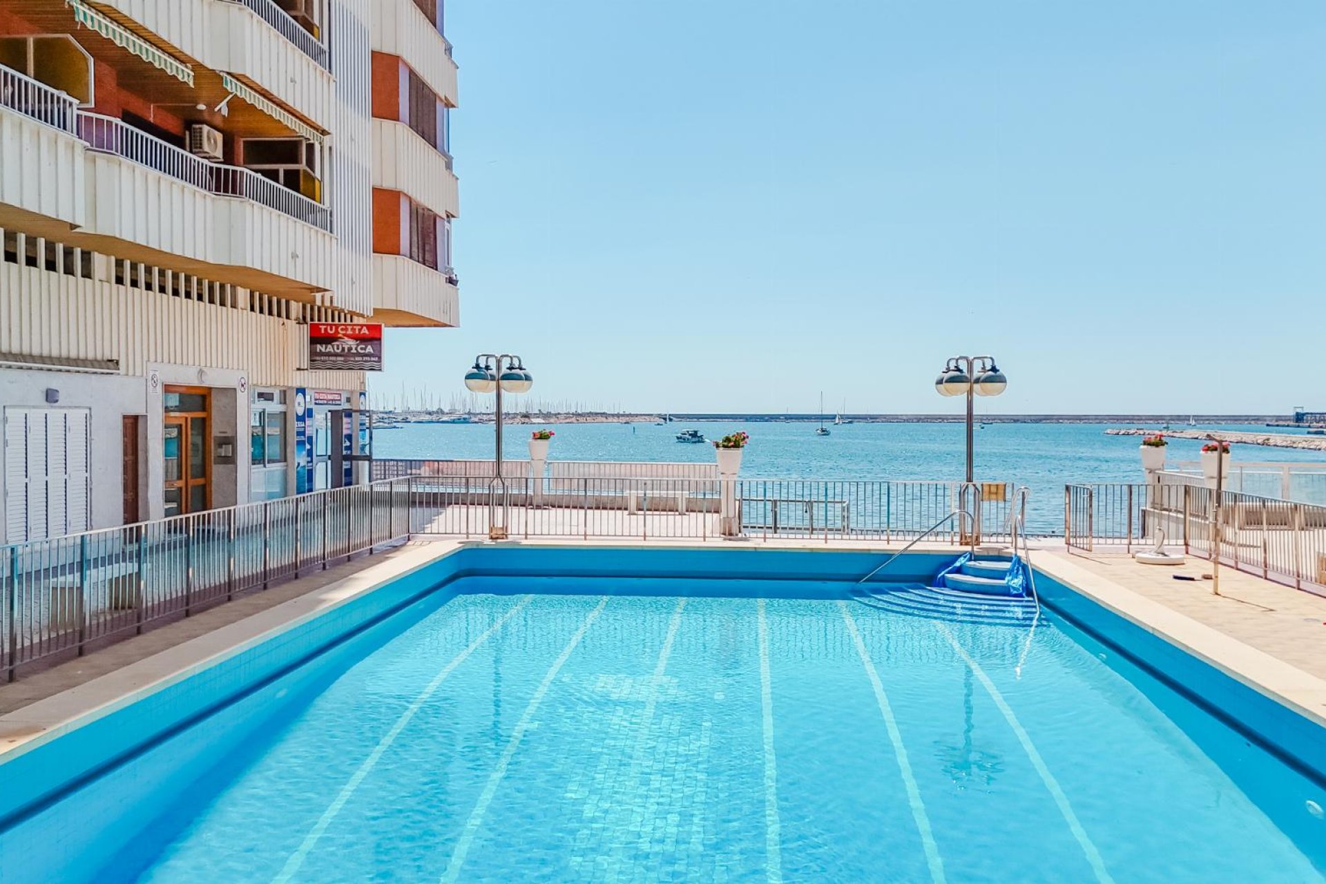 Återförsäljning - Apartment -
Torrevieja - Playa del Acequión