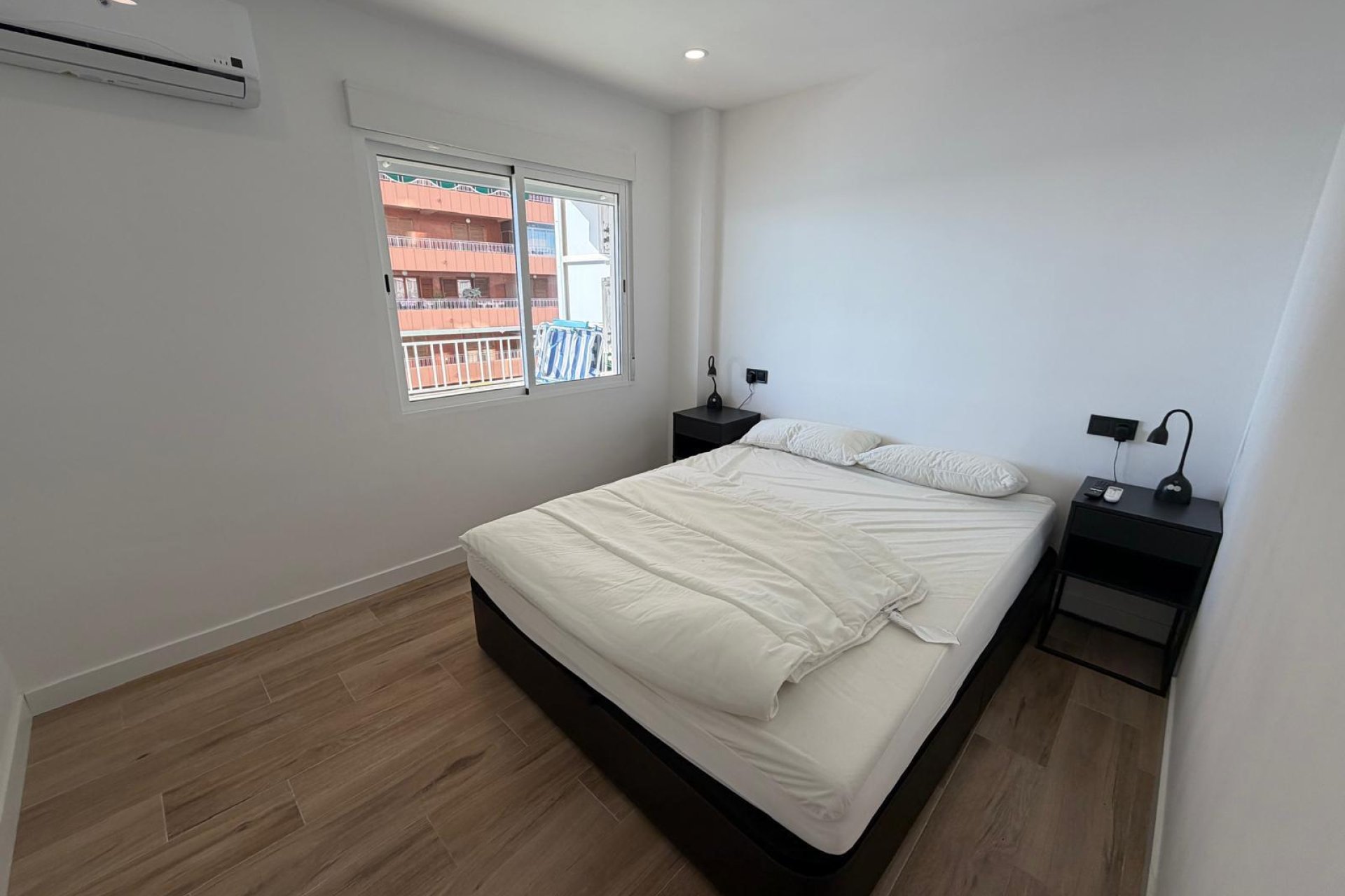 Återförsäljning - Apartment -
Torrevieja - Playa del Acequión