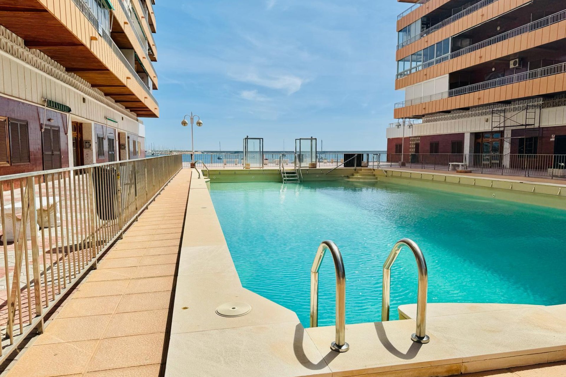 Återförsäljning - Apartment -
Torrevieja - Playa del Acequión