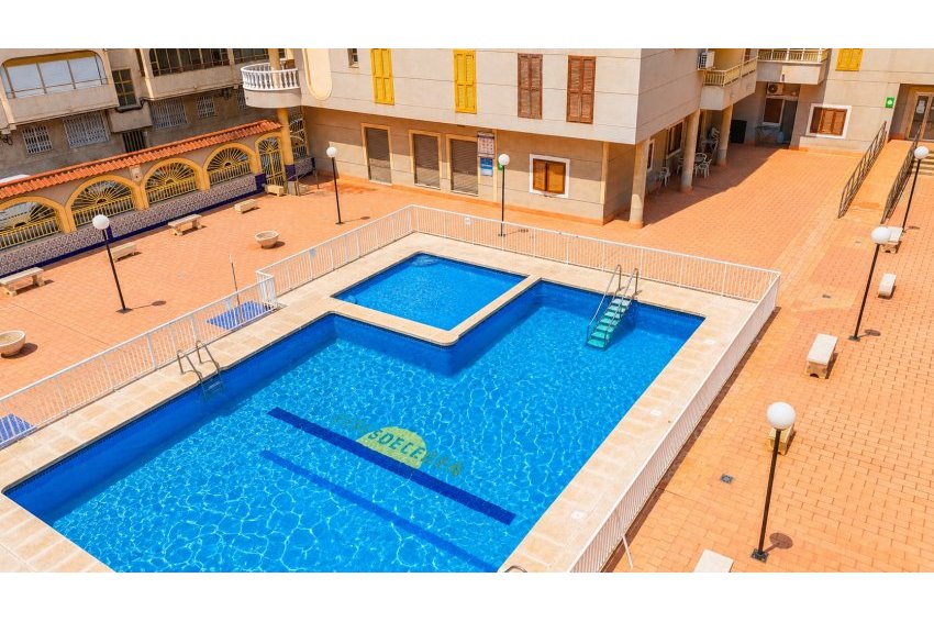 Återförsäljning - Apartment -
Torrevieja - Playa del Acequión