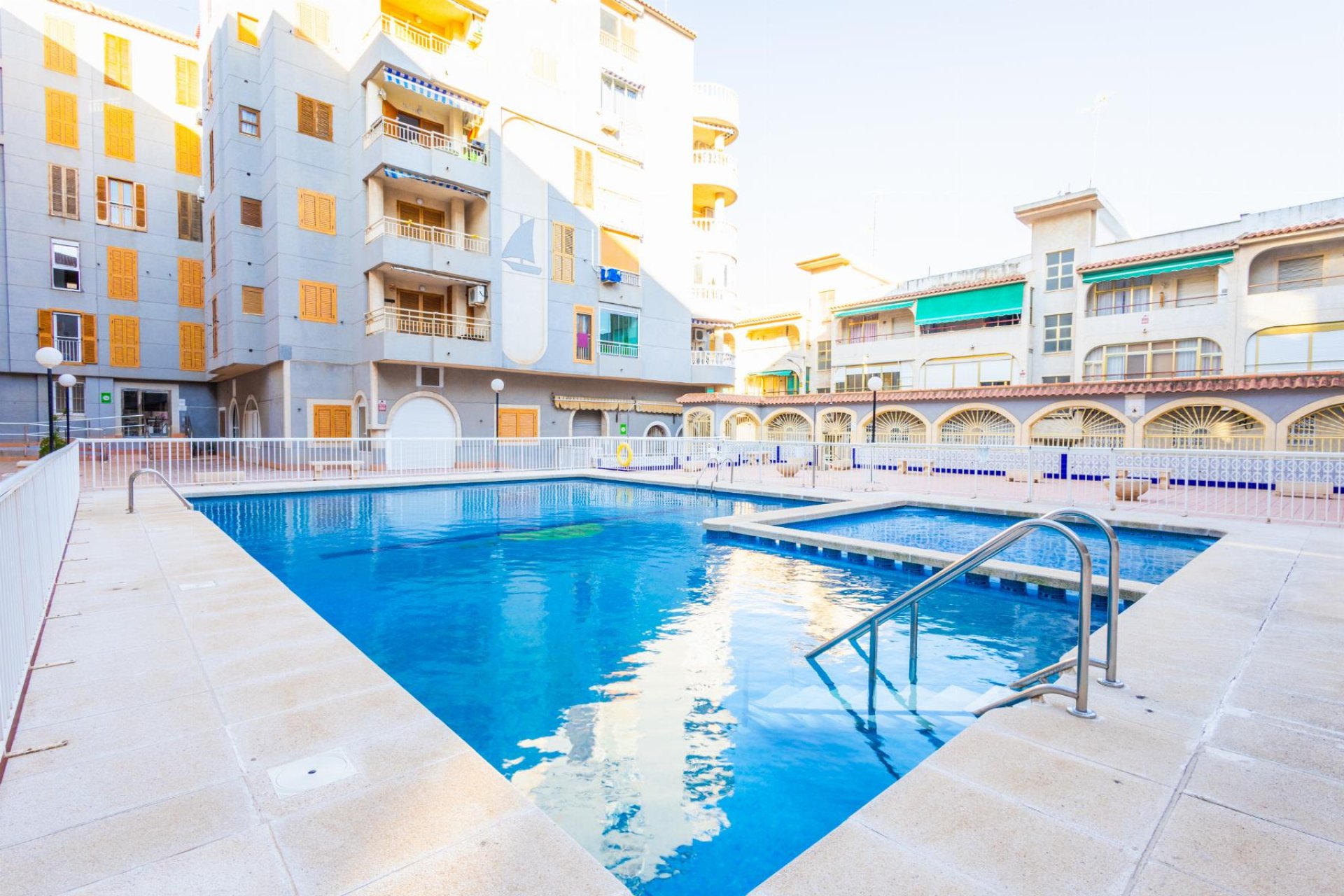 Återförsäljning - Apartment -
Torrevieja - Playa del Acequión
