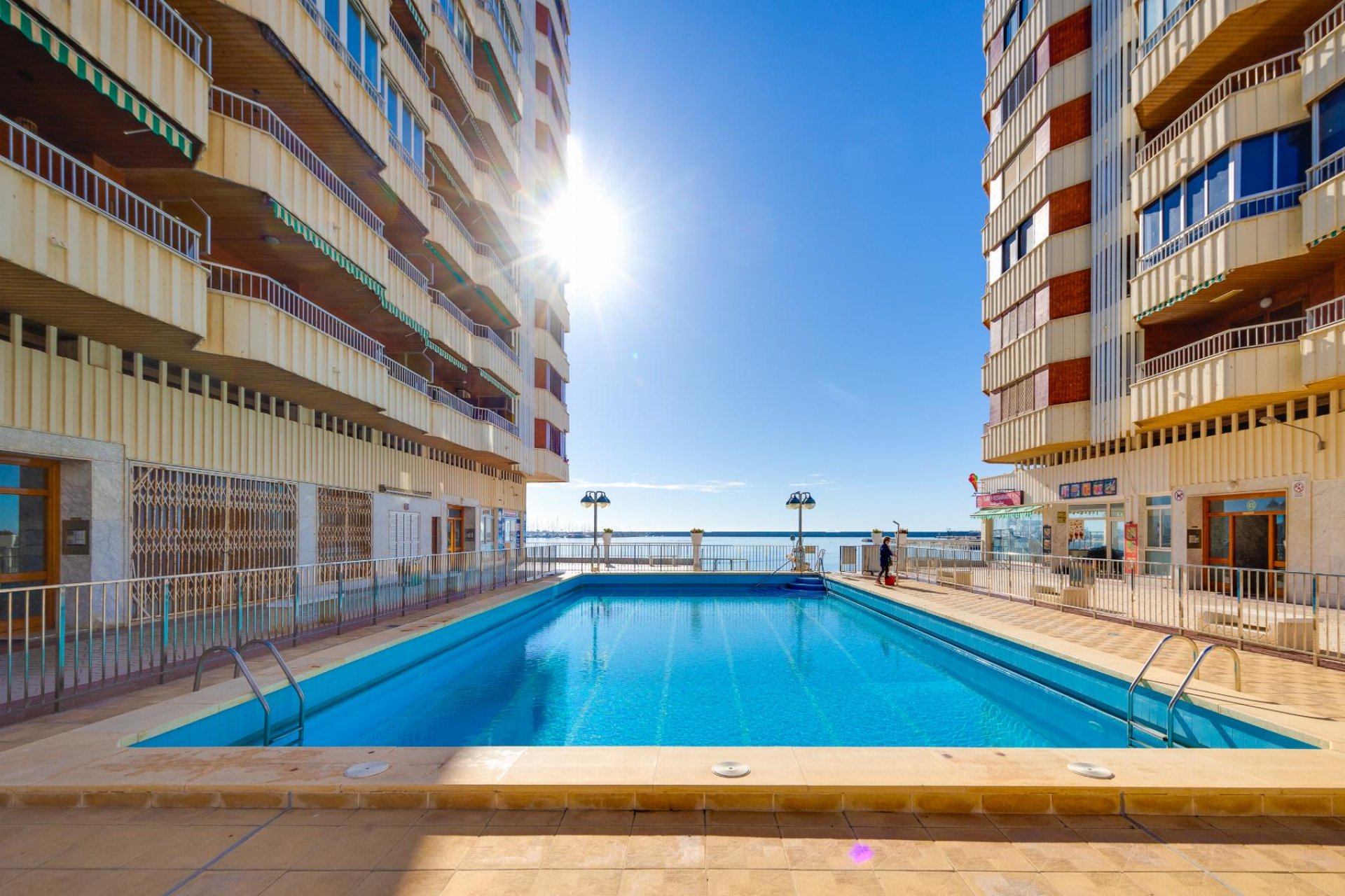 Återförsäljning - Apartment -
Torrevieja - Playa del Acequión