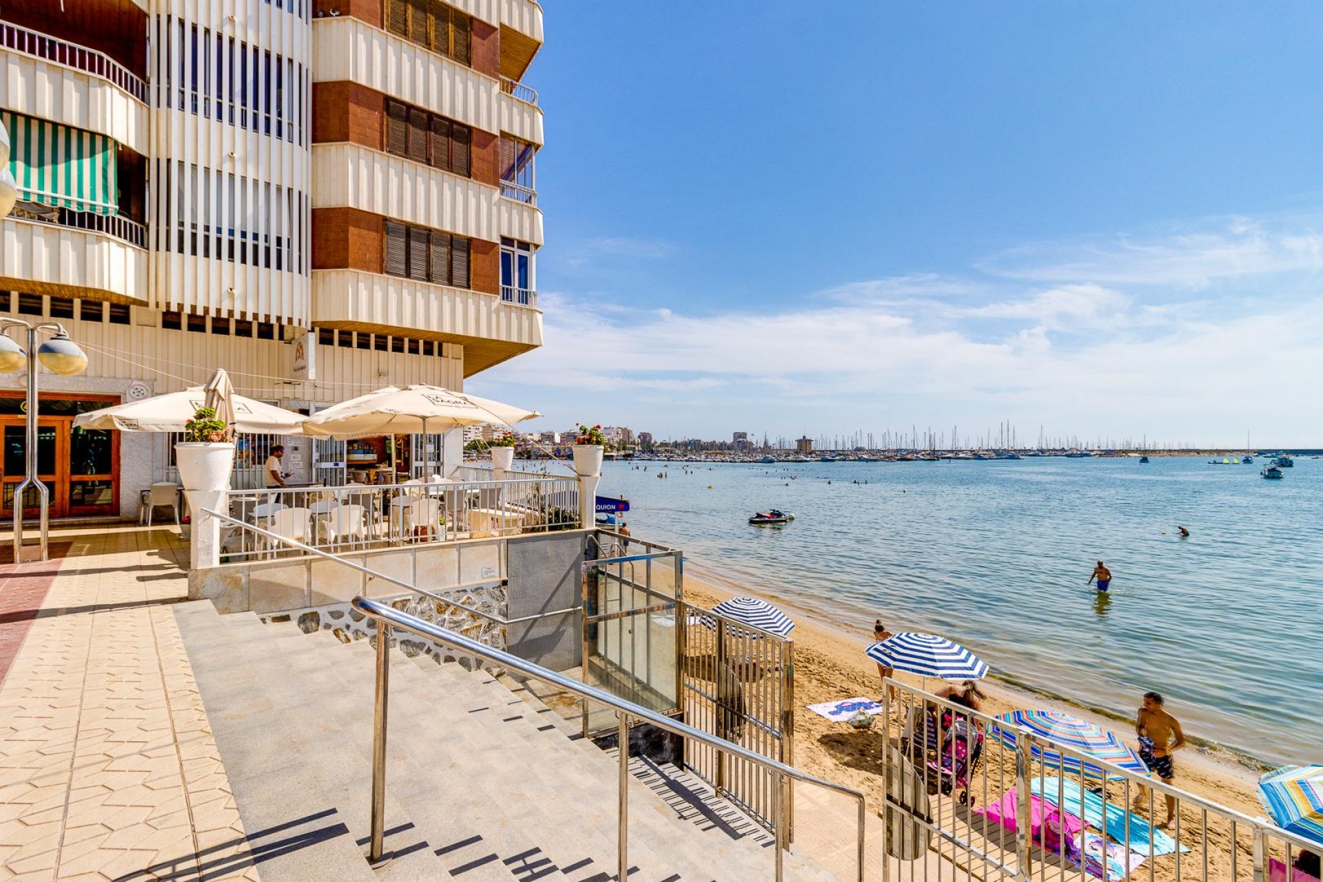 Återförsäljning - Apartment -
Torrevieja - Playa del Acequión