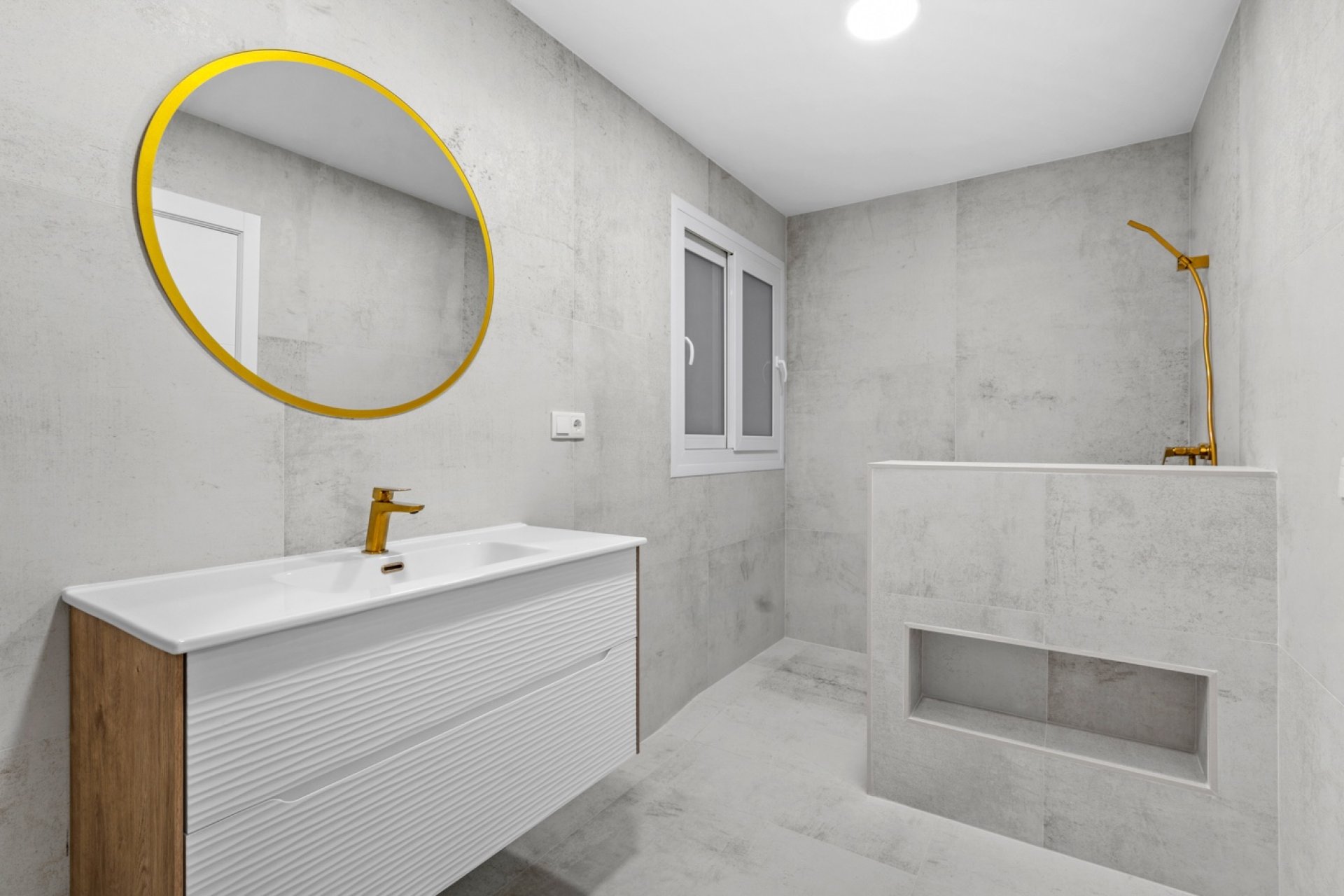 Återförsäljning - Apartment -
Torrevieja - Playa del Acequión