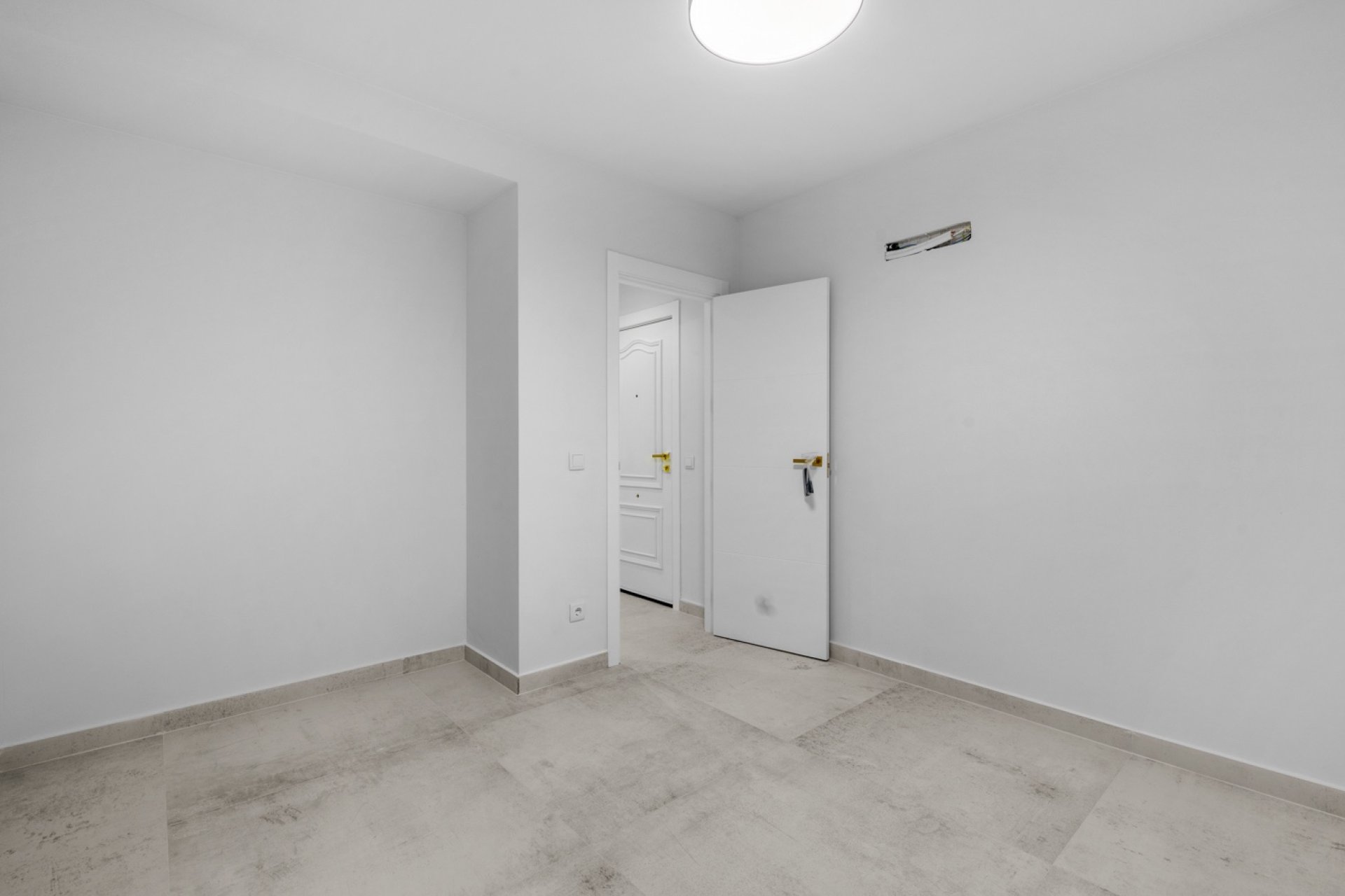 Återförsäljning - Apartment -
Torrevieja - Playa del Acequión