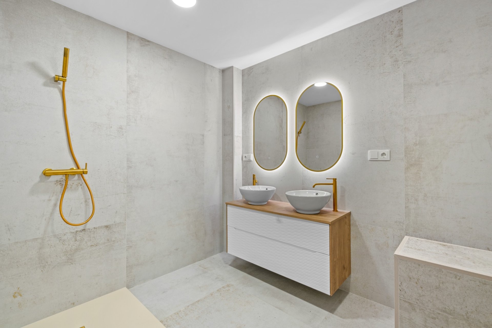 Återförsäljning - Apartment -
Torrevieja - Playa del Acequión