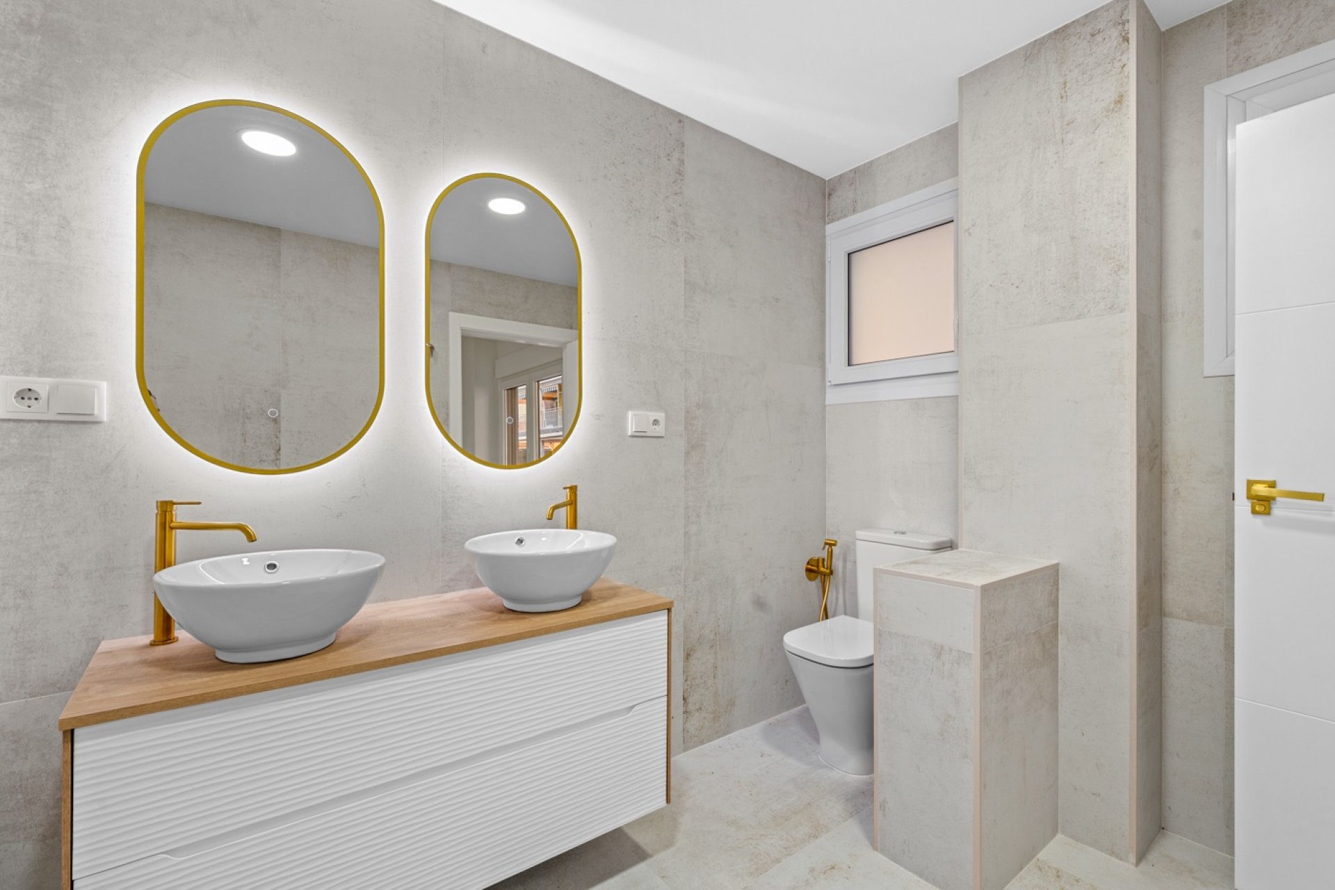 Återförsäljning - Apartment -
Torrevieja - Playa del Acequión