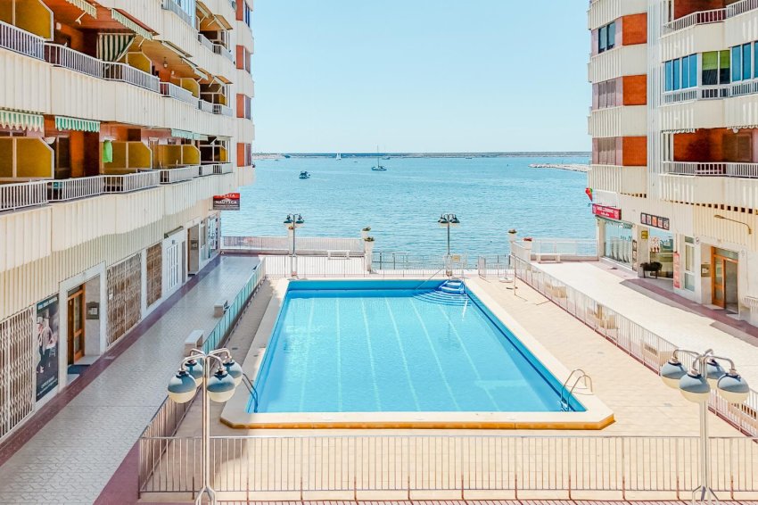 Återförsäljning - Apartment -
Torrevieja - Playa del Acequión