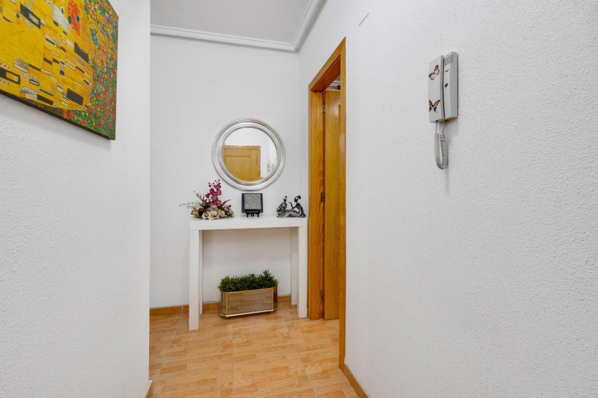 Återförsäljning - Apartment -
Torrevieja - Playa del Acequión