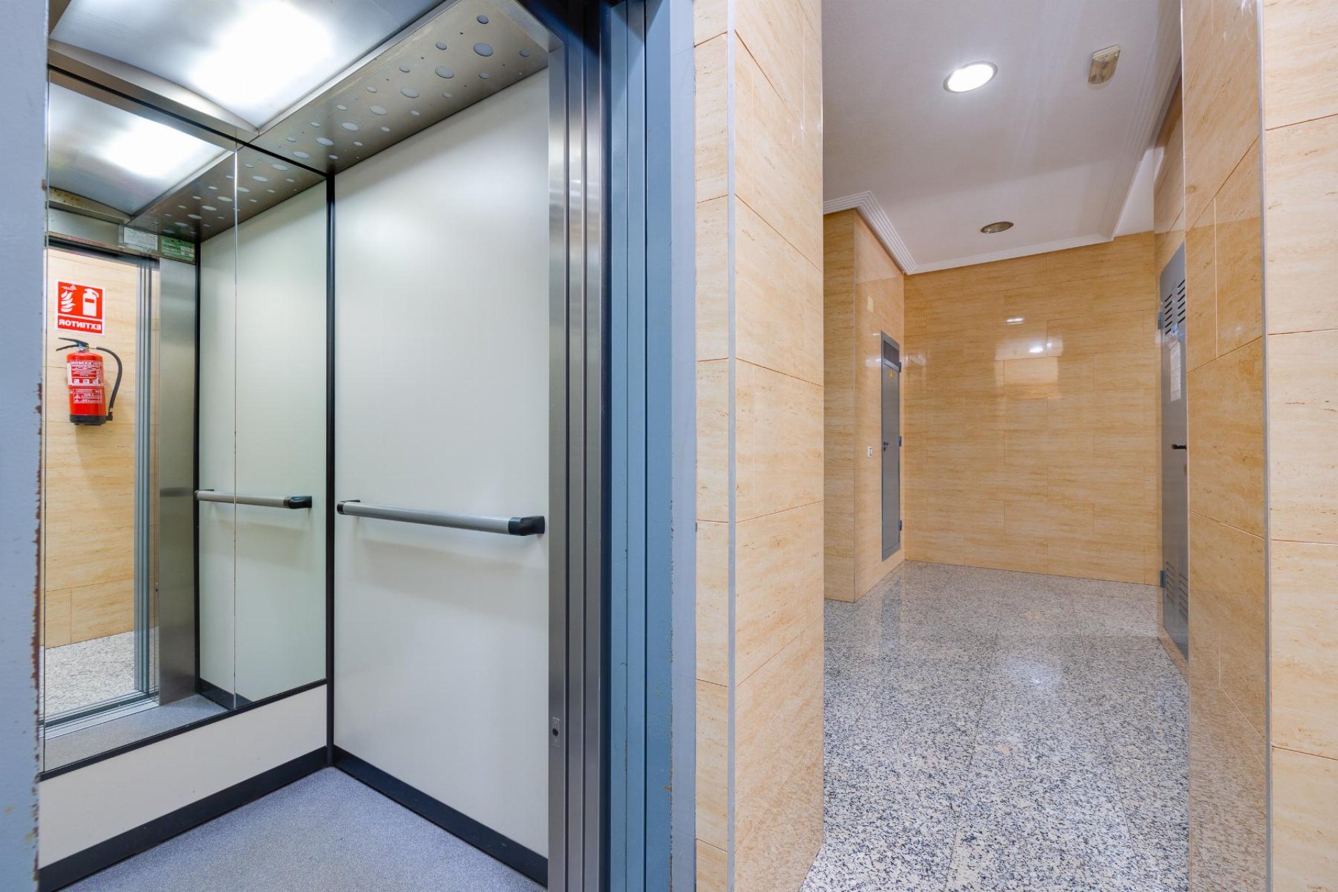 Återförsäljning - Apartment -
Torrevieja - Playa del Acequión