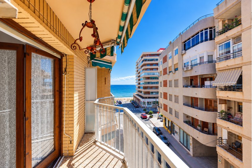 Återförsäljning - Apartment -
Torrevieja - Playa del Acequión