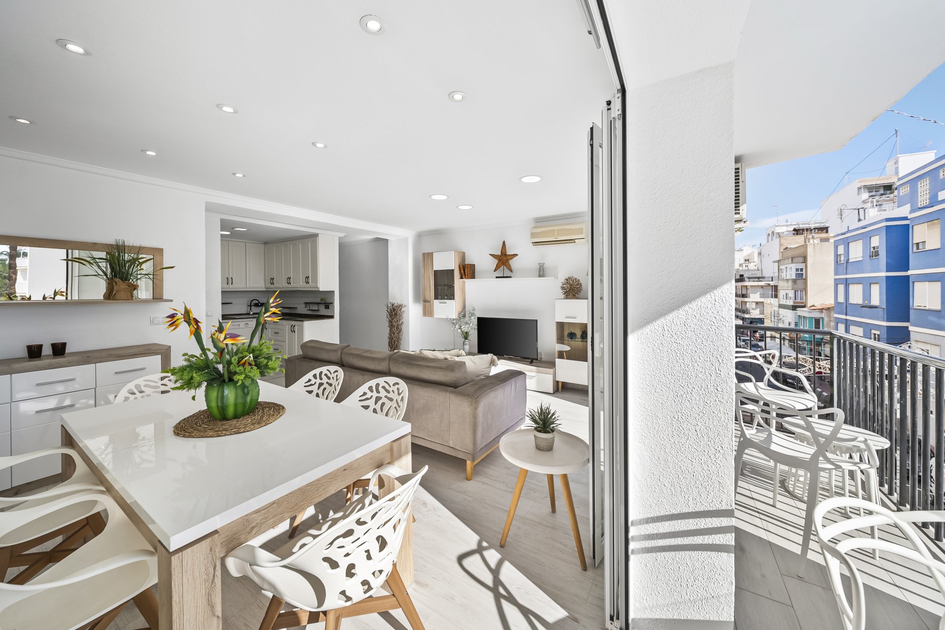 Återförsäljning - Apartment -
Torrevieja - Puerto