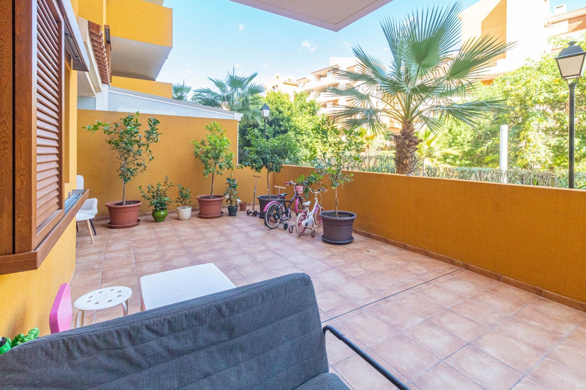 Återförsäljning - Apartment -
Torrevieja - Punta prima