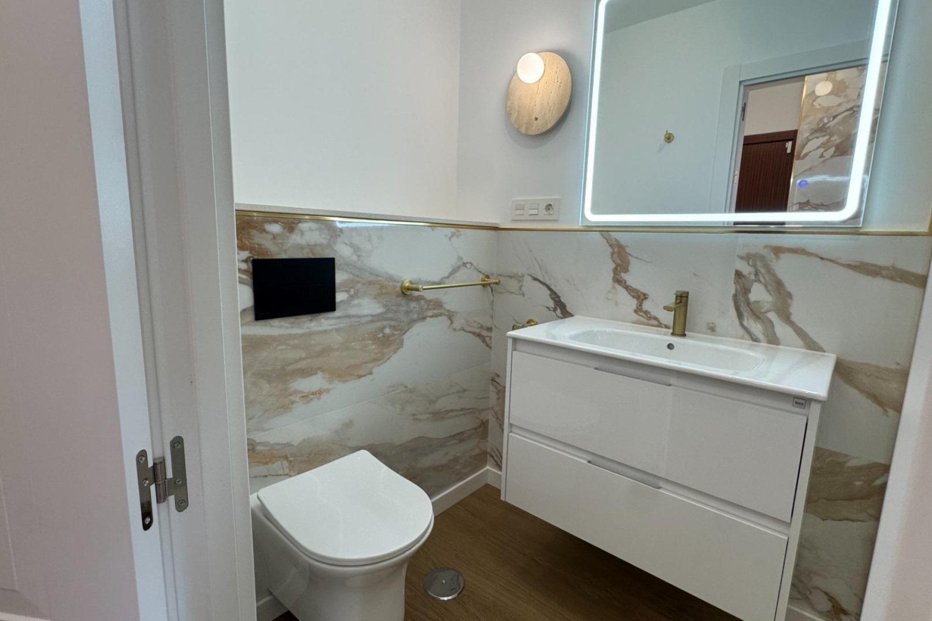 Återförsäljning - Apartment -
Torrevieja - Punta prima