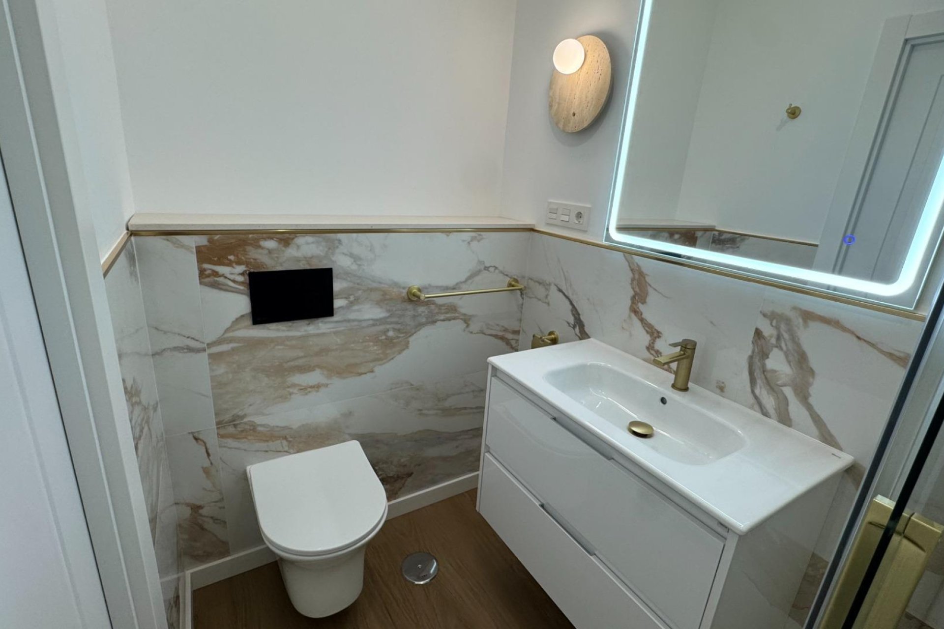 Återförsäljning - Apartment -
Torrevieja - Punta prima