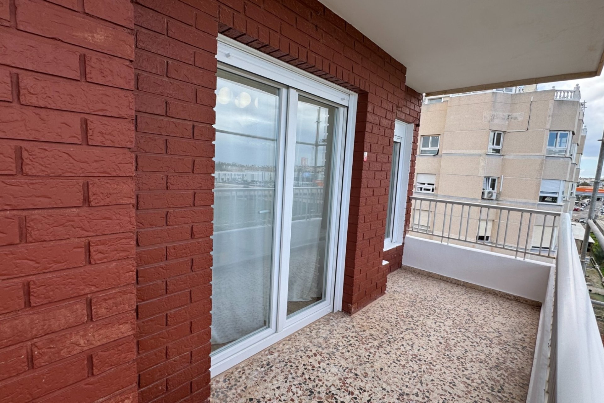 Återförsäljning - Apartment -
Torrevieja - Punta Prima