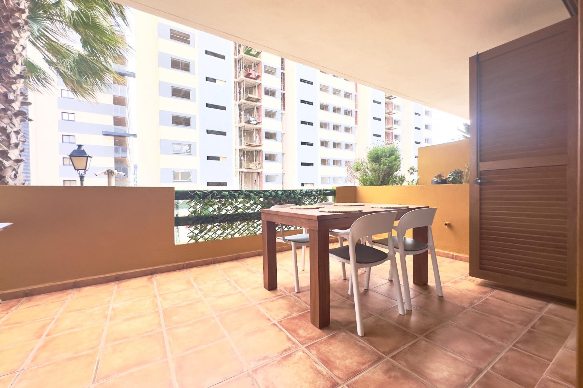 Återförsäljning - Apartment -
Torrevieja - Punta prima