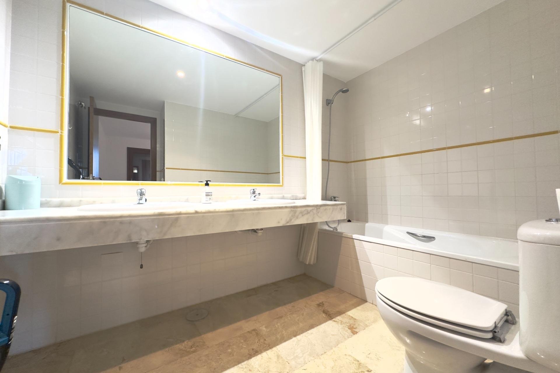 Återförsäljning - Apartment -
Torrevieja - Punta prima