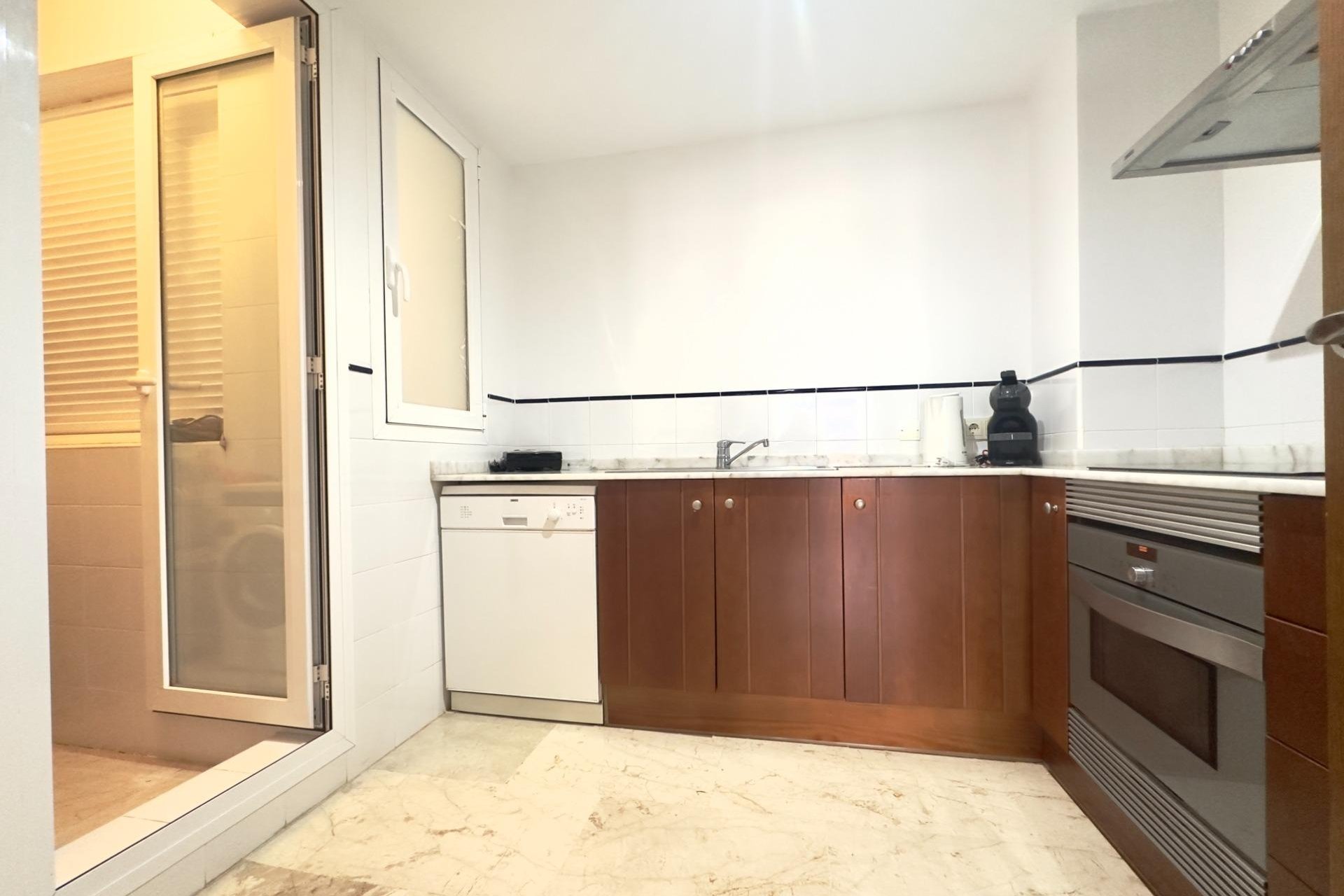 Återförsäljning - Apartment -
Torrevieja - Punta prima