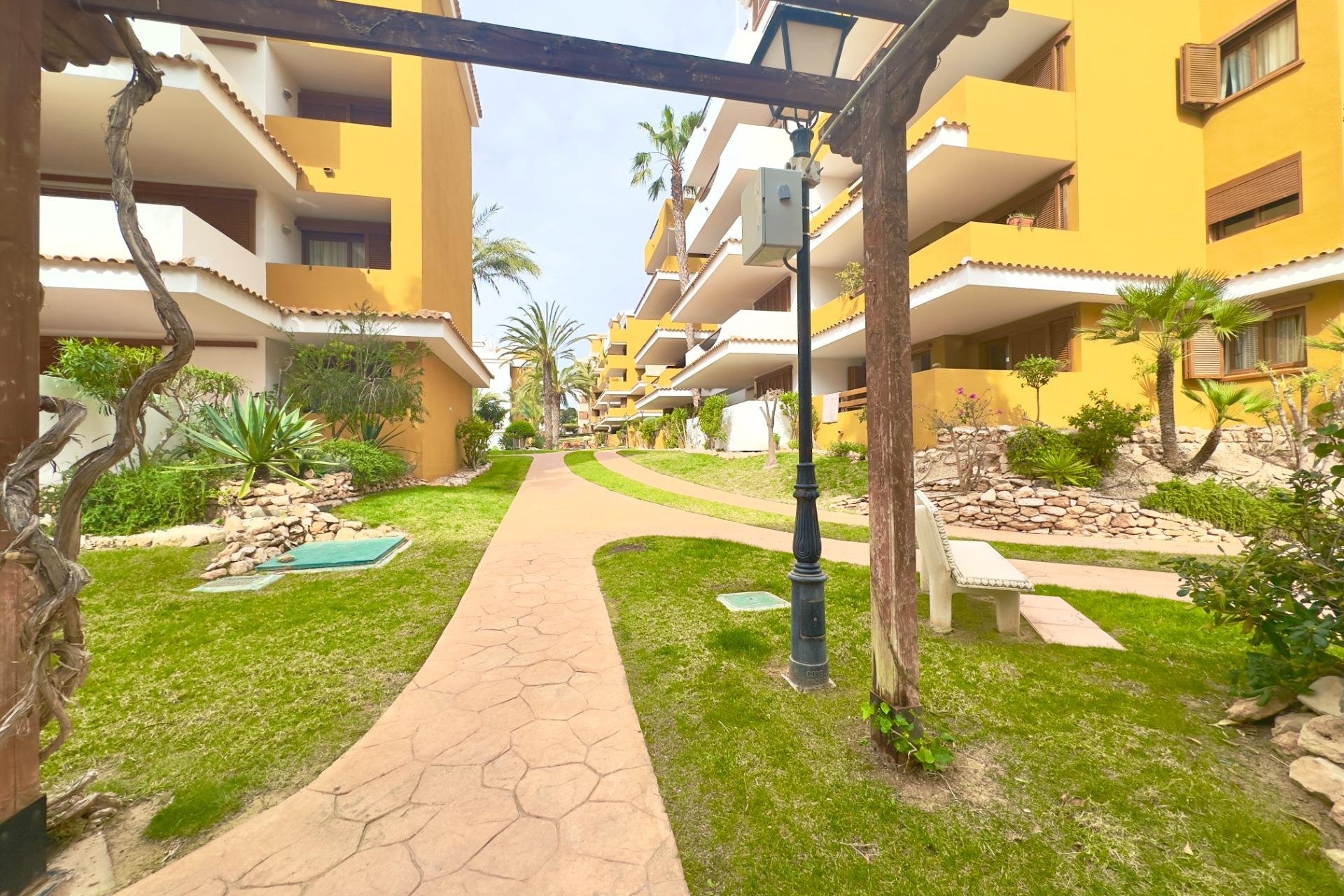 Återförsäljning - Apartment -
Torrevieja - Punta prima