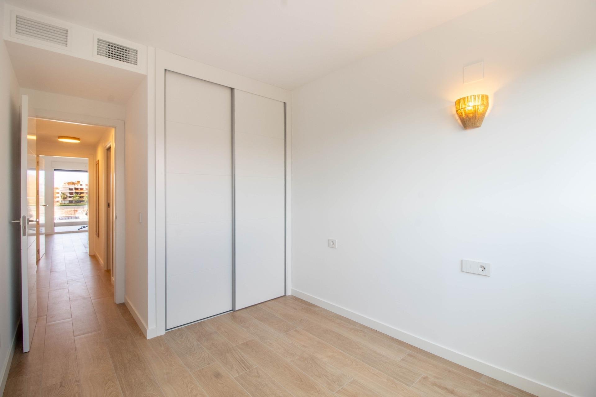 Återförsäljning - Apartment -
Torrevieja - Punta prima