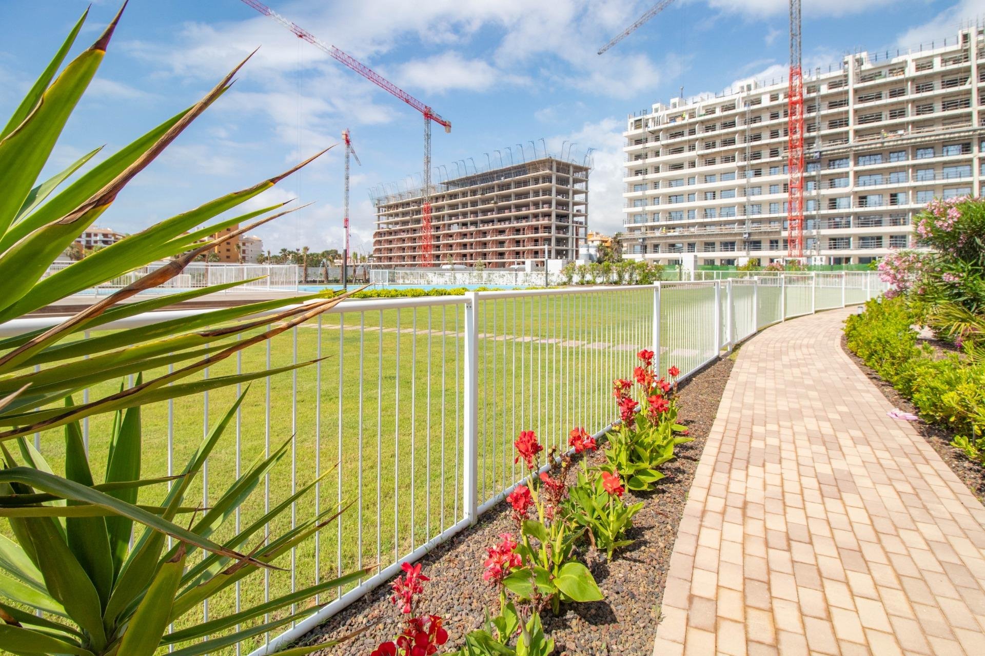 Återförsäljning - Apartment -
Torrevieja - Punta prima