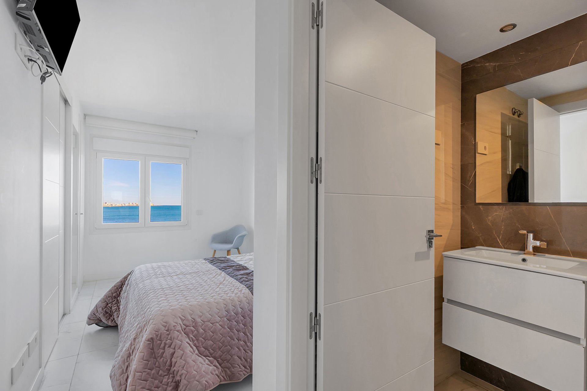 Återförsäljning - Apartment -
Torrevieja - Punta Prima