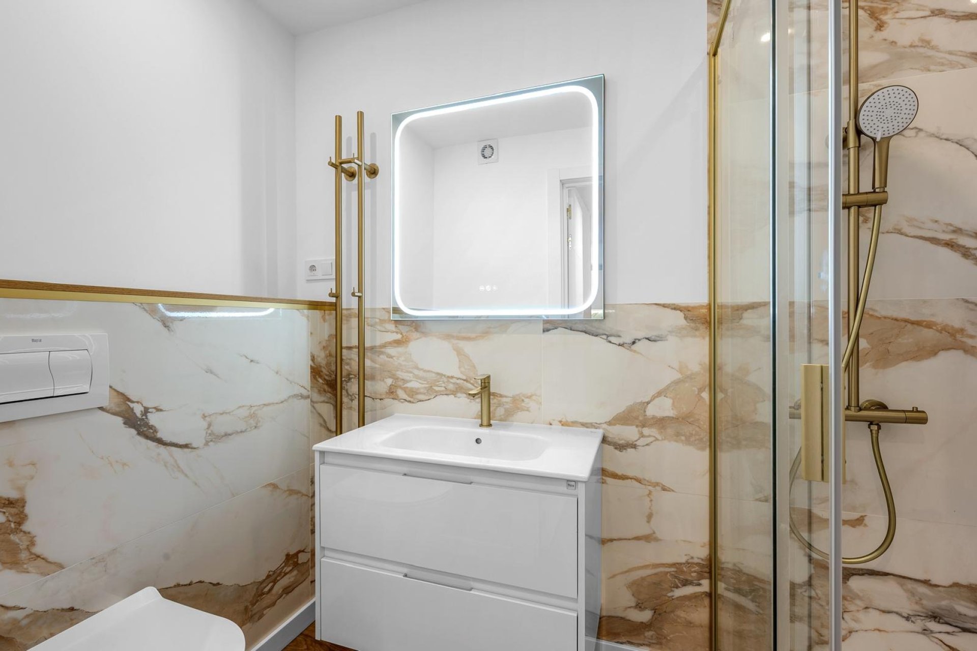 Återförsäljning - Apartment -
Torrevieja - Punta prima