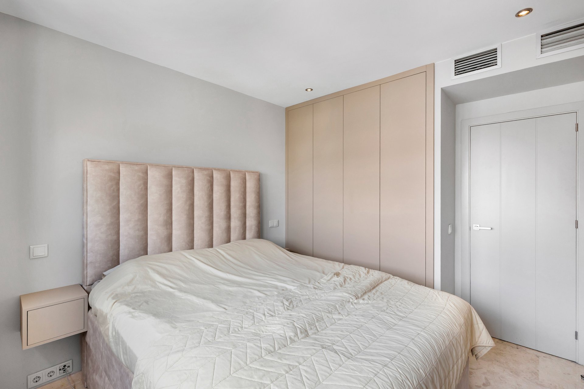 Återförsäljning - Apartment -
Torrevieja - Punta Prima