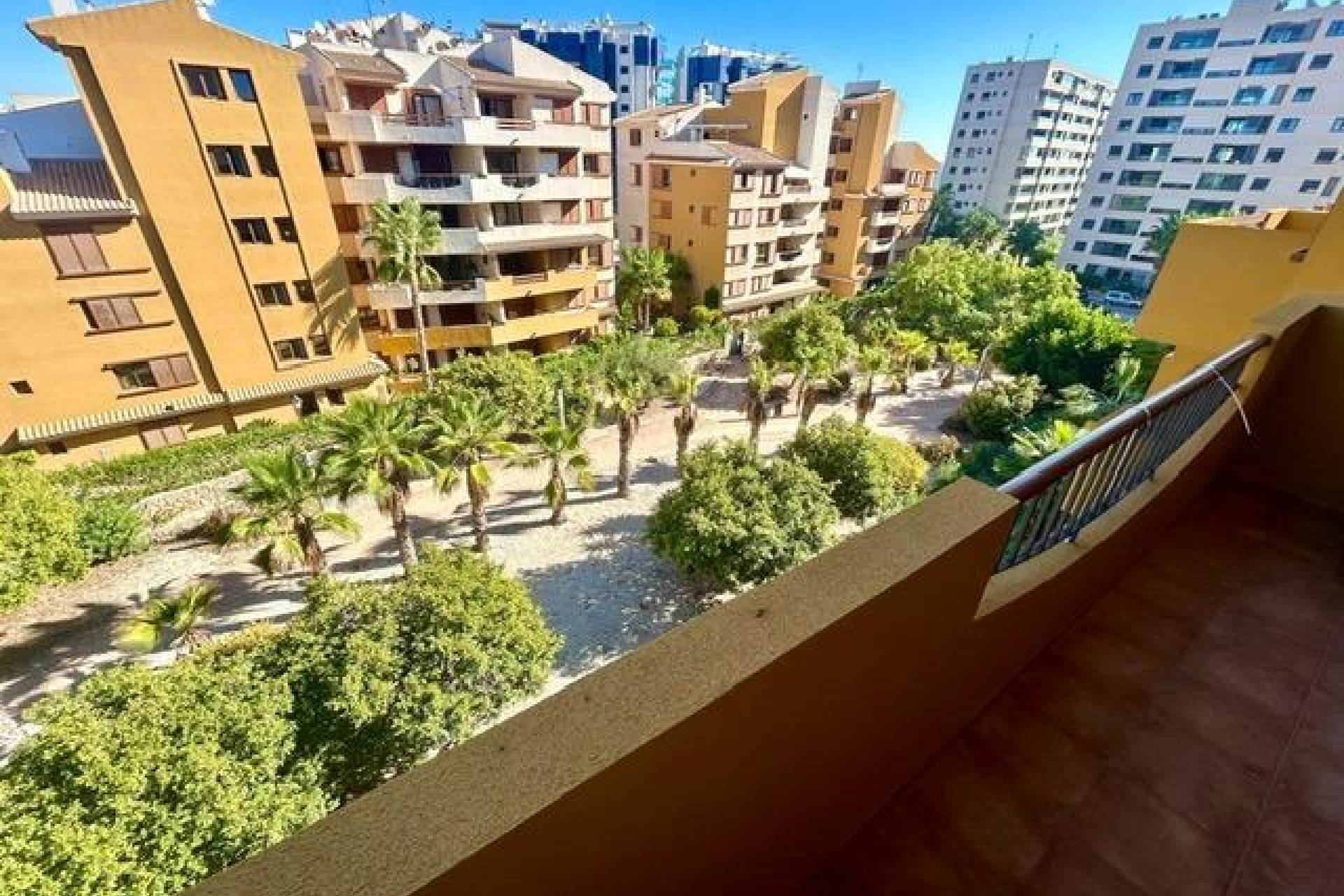 Återförsäljning - Apartment -
Torrevieja - Punta prima