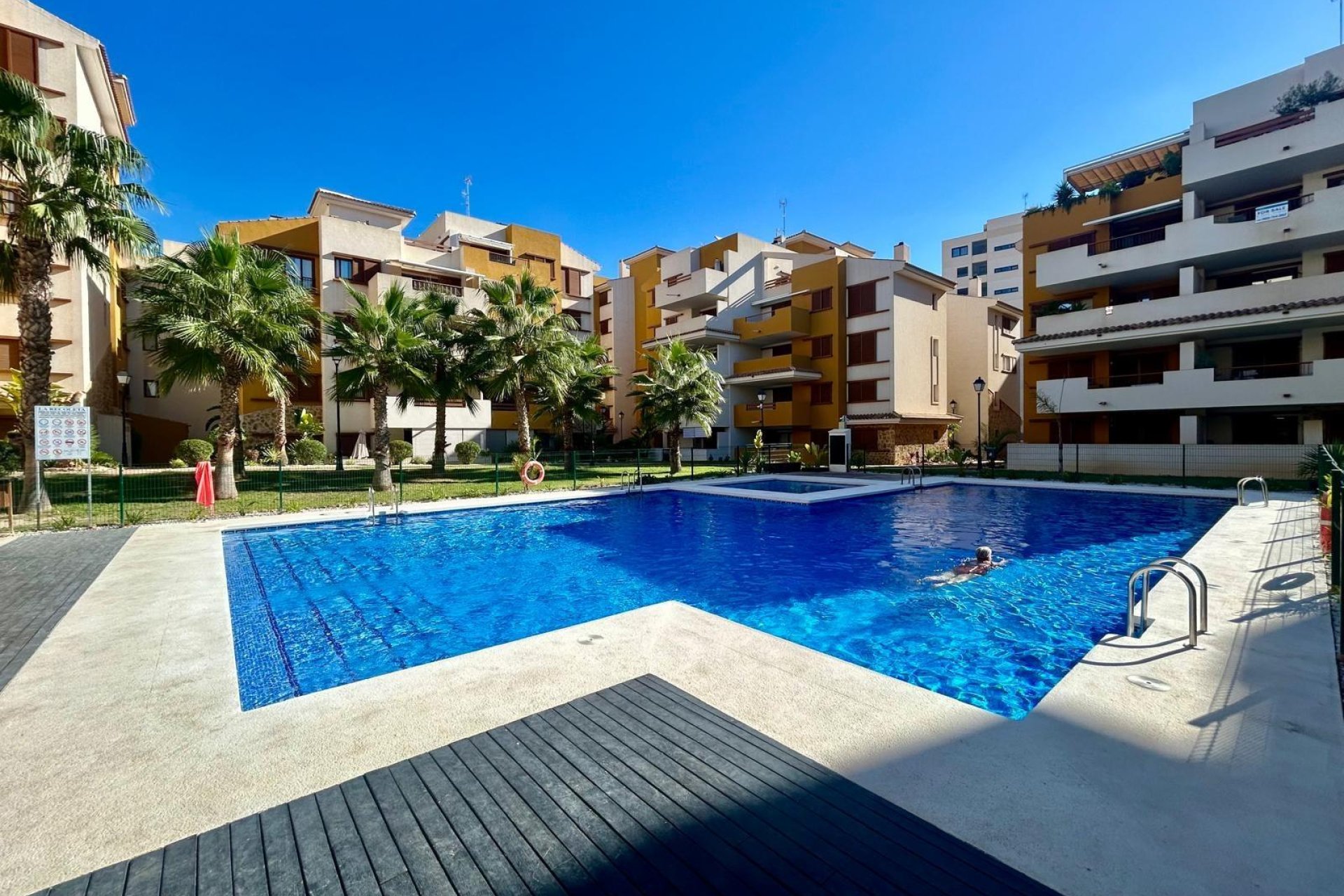 Återförsäljning - Apartment -
Torrevieja - Punta prima