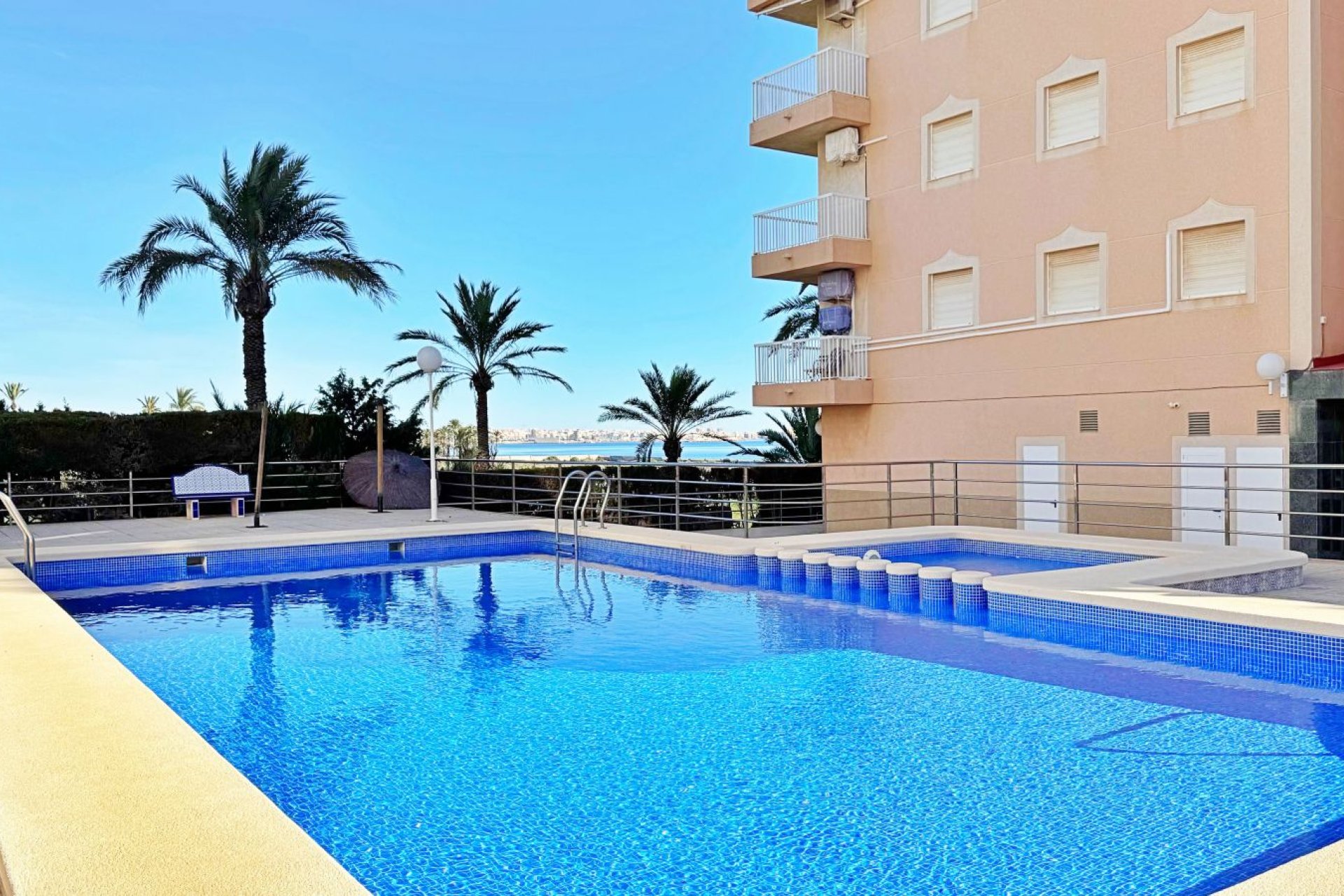 Återförsäljning - Apartment -
Torrevieja - Rocio del mar