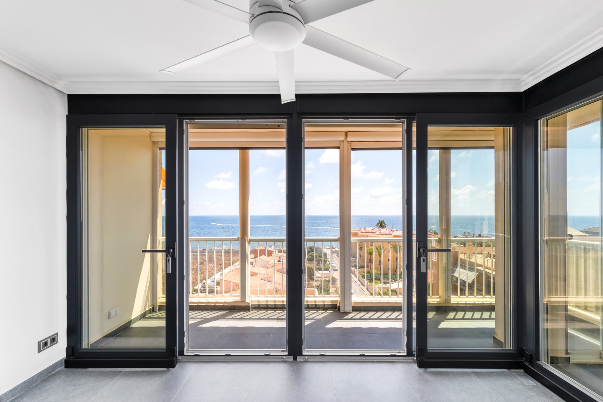 Återförsäljning - Apartment -
Torrevieja - Rocio del mar