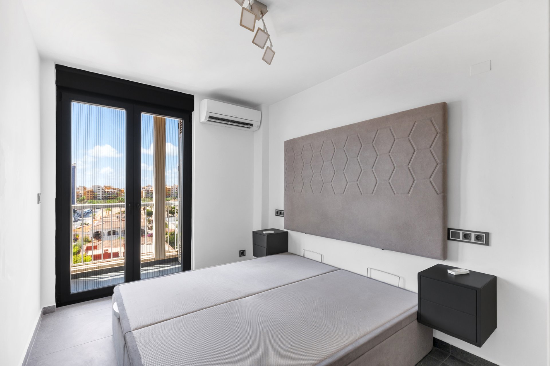 Återförsäljning - Apartment -
Torrevieja - Rocio del mar