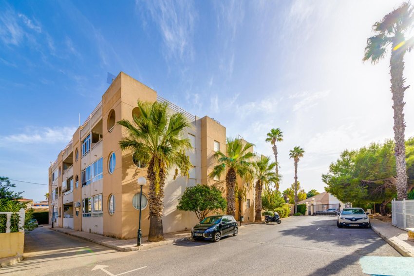 Återförsäljning - Apartment -
Torrevieja - San luis