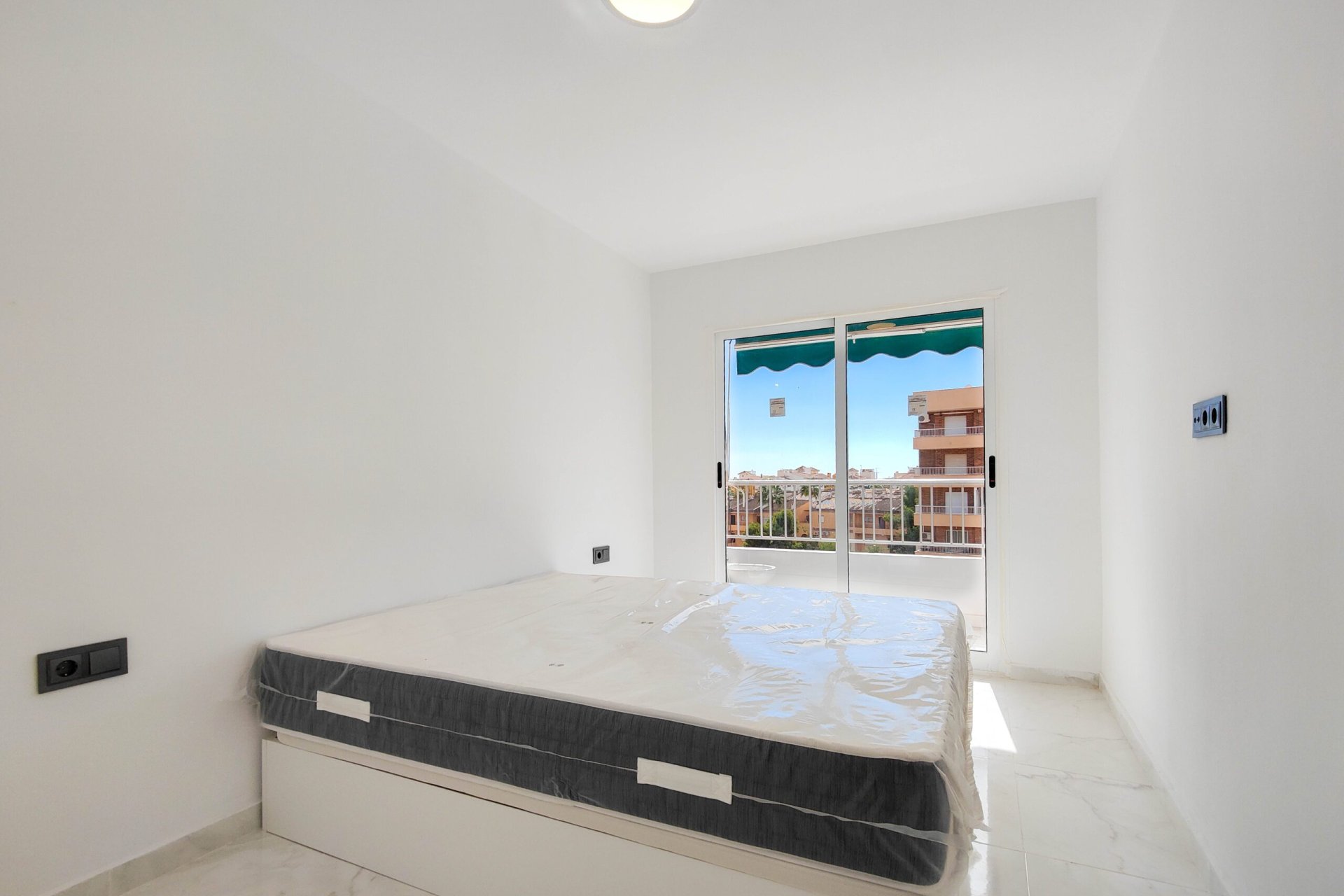 Återförsäljning - Apartment -
Torrevieja