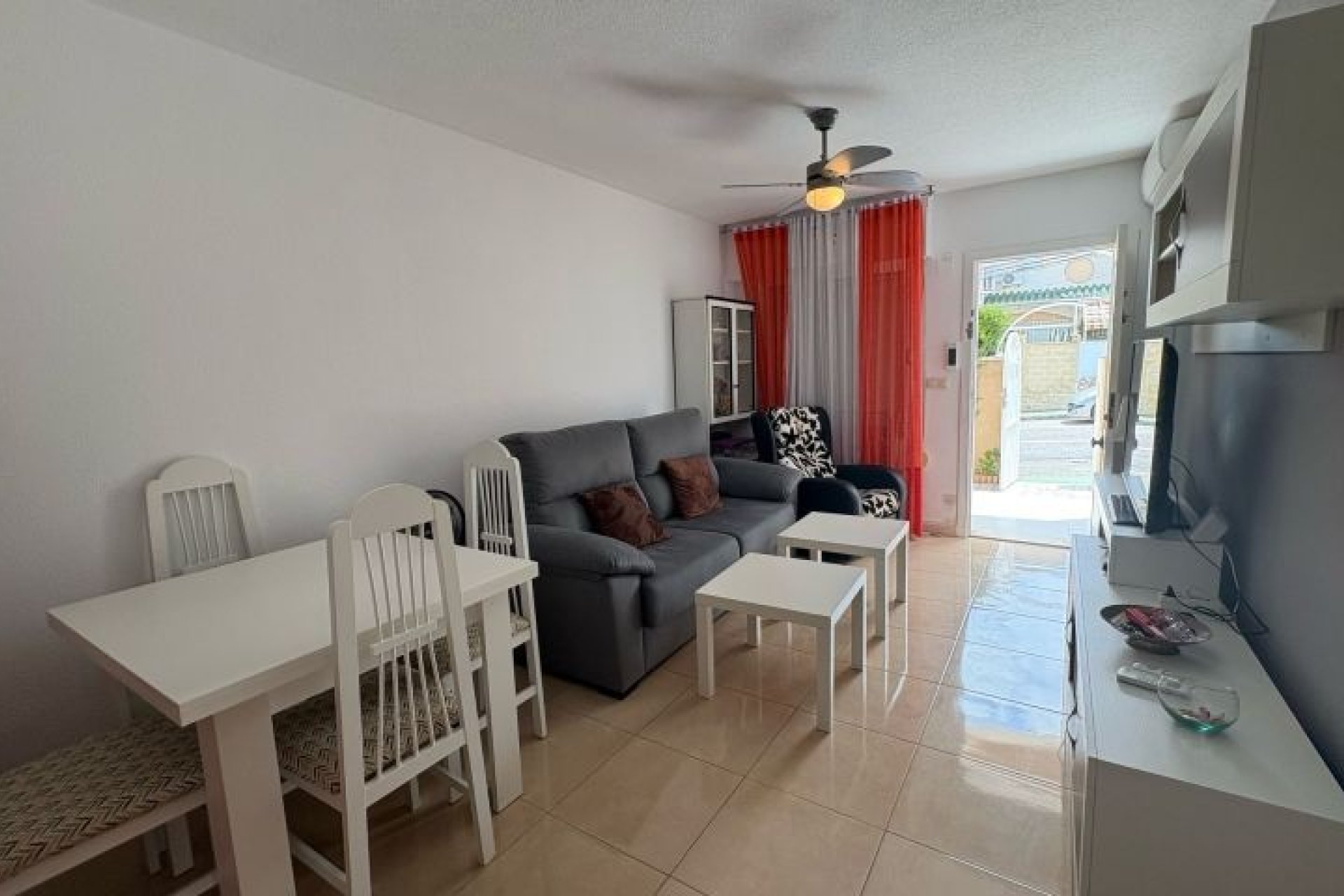 Återförsäljning - Apartment -
Torrevieja