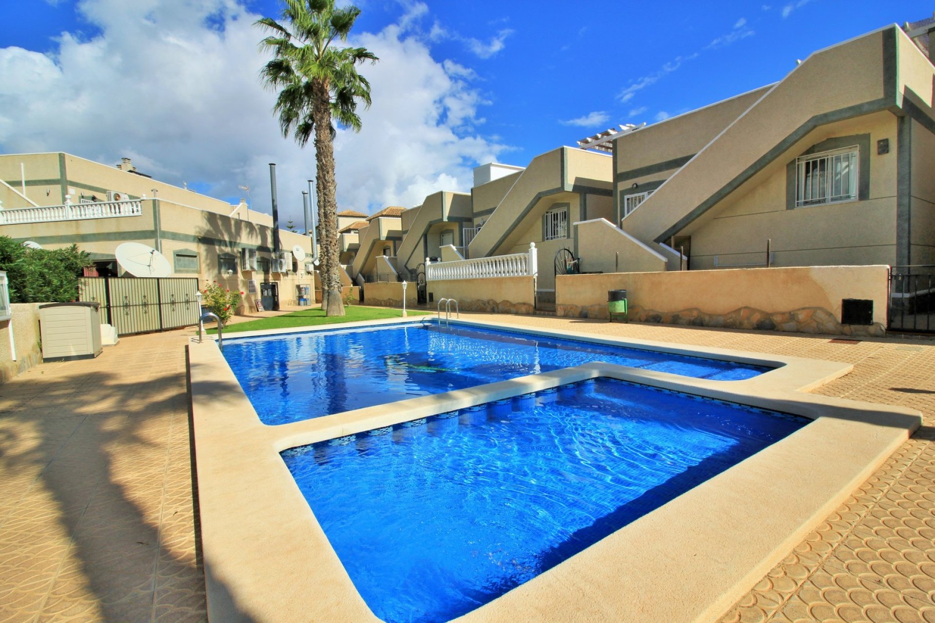 Återförsäljning - Apartment -
Villamartin - Las Violetas
