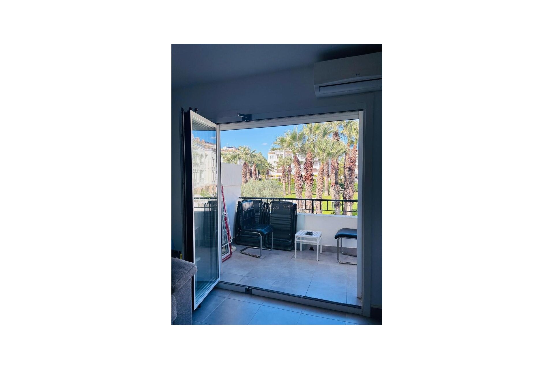 Återförsäljning - Apartment -
Villamartin - Orihuela Costa