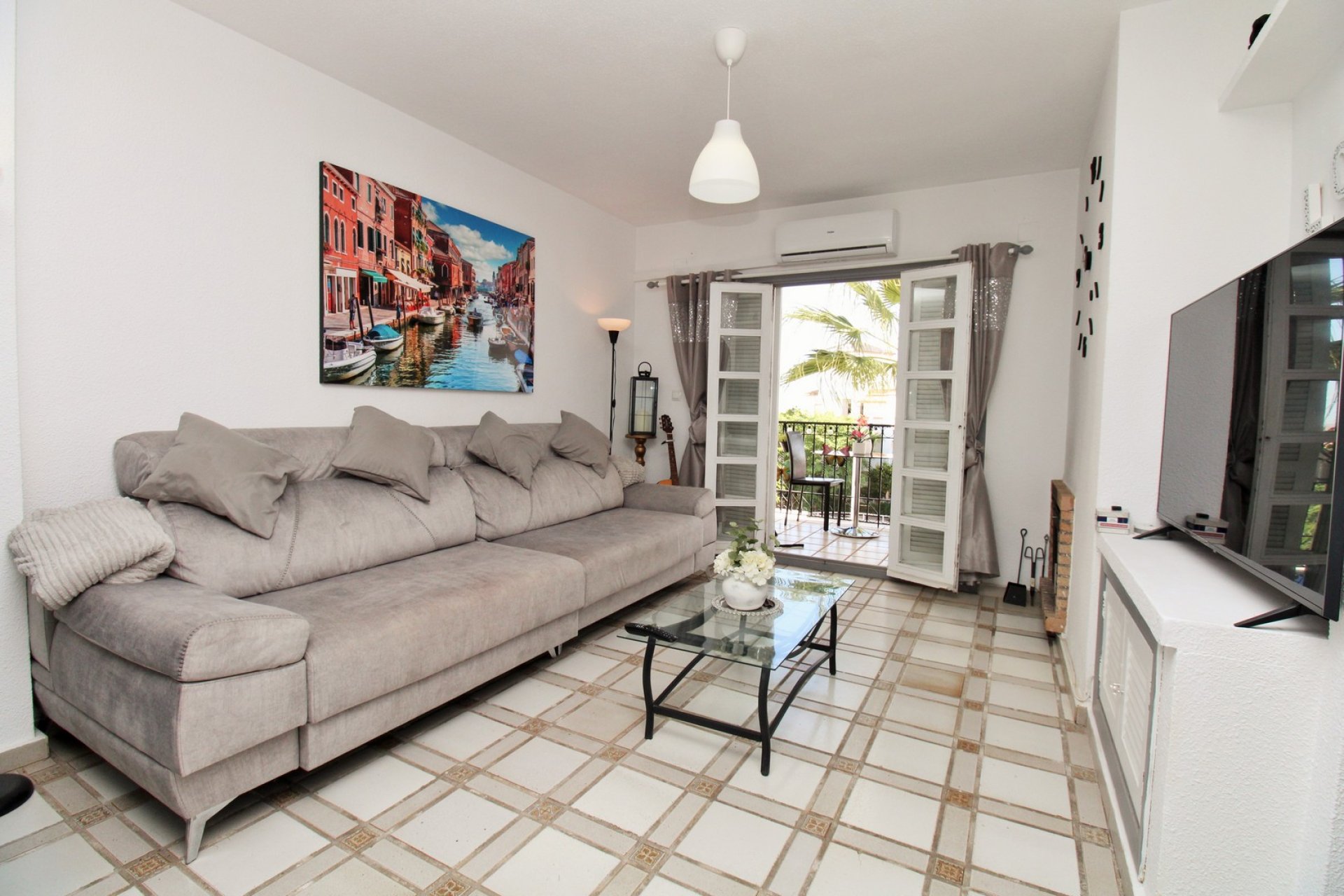 Återförsäljning - Apartment -
Villamartin - Villamartín