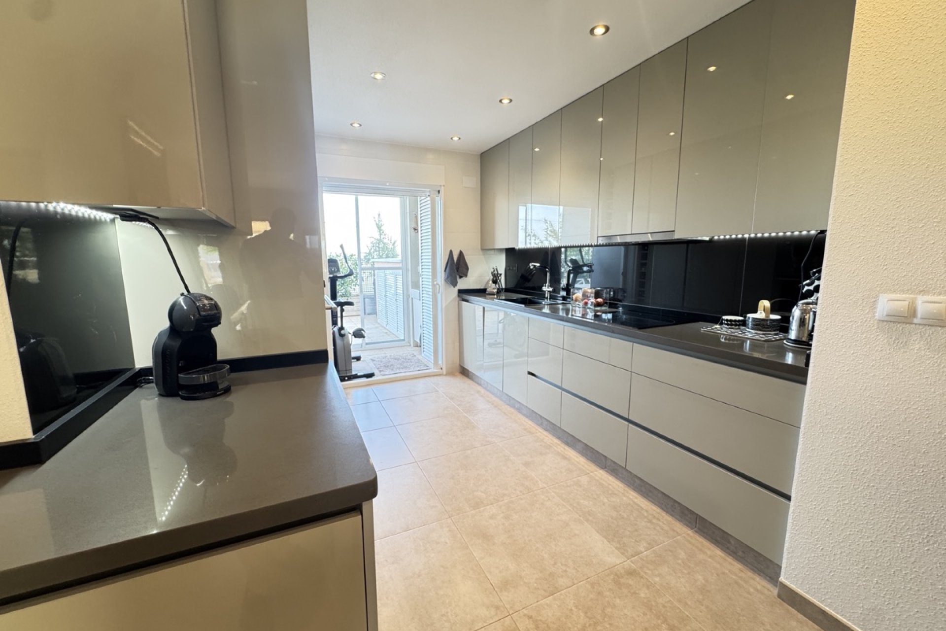 Återförsäljning - Apartment -
Villamartin - Villamartín