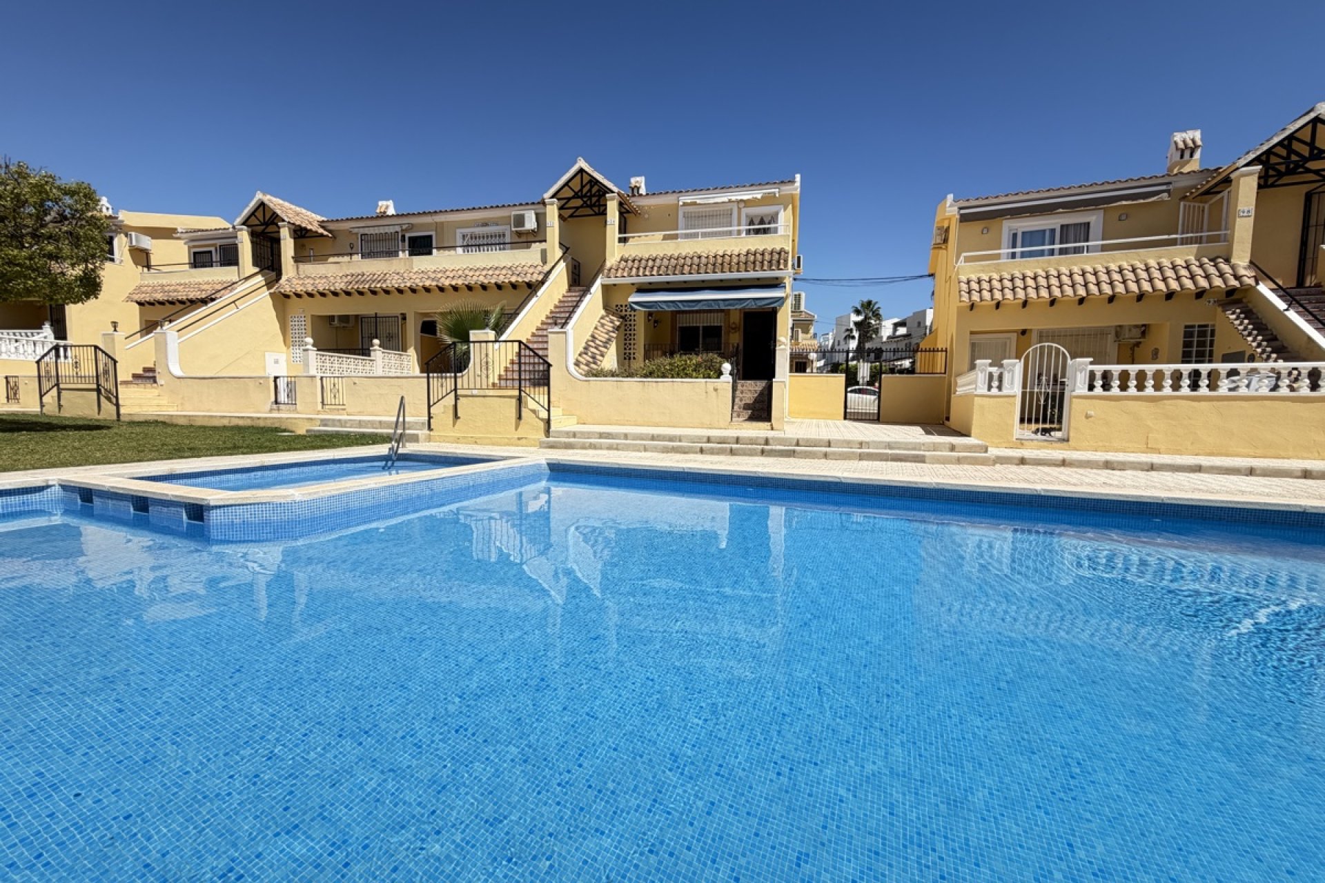 Återförsäljning - Apartment -
Villamartin - Villamartín